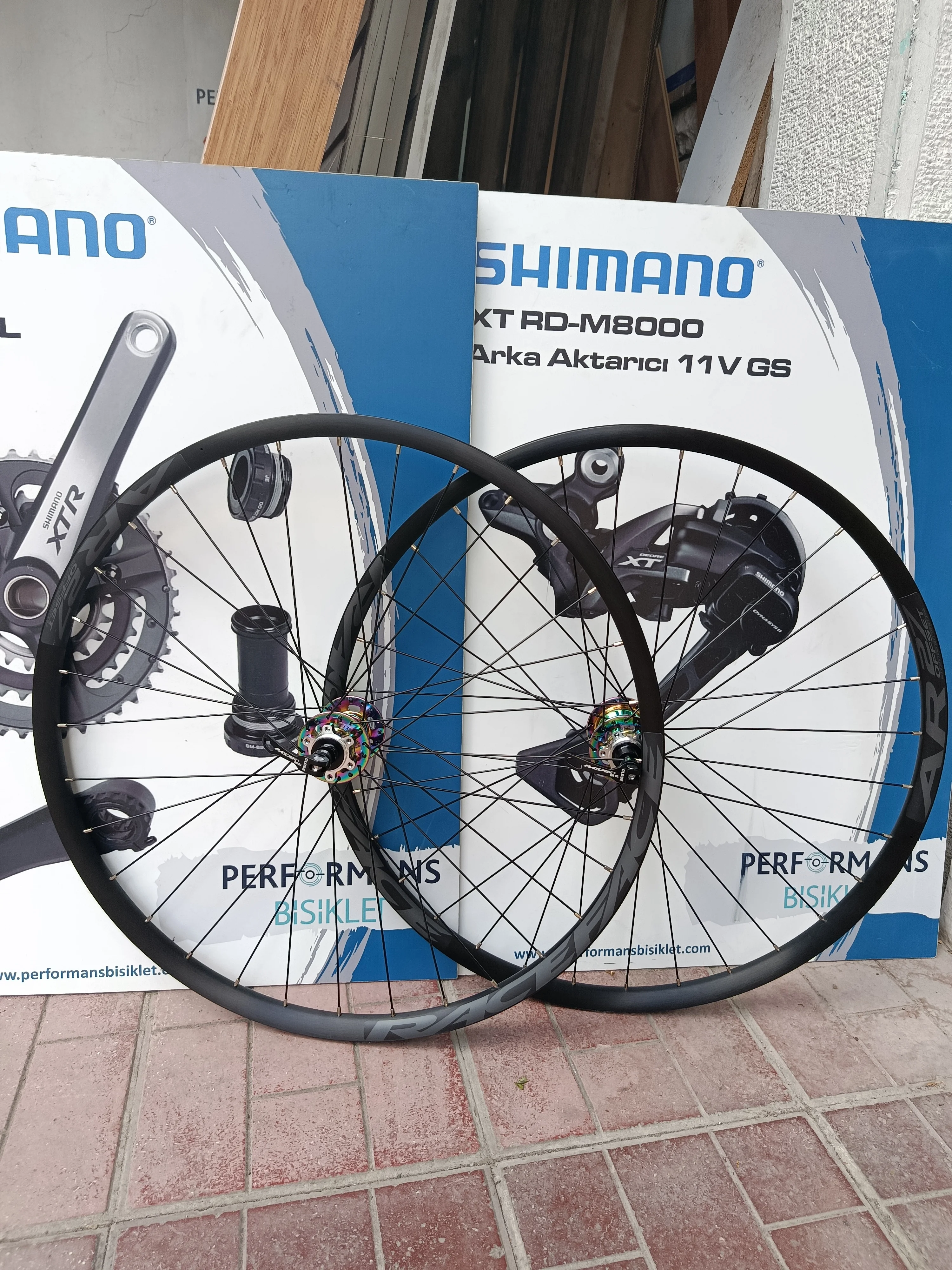 RACEFACE R27 JANT 29 ÖN ARKA SET RAINBOW RENK PASAK RULMANLI YÜKSEK HUB SESİ