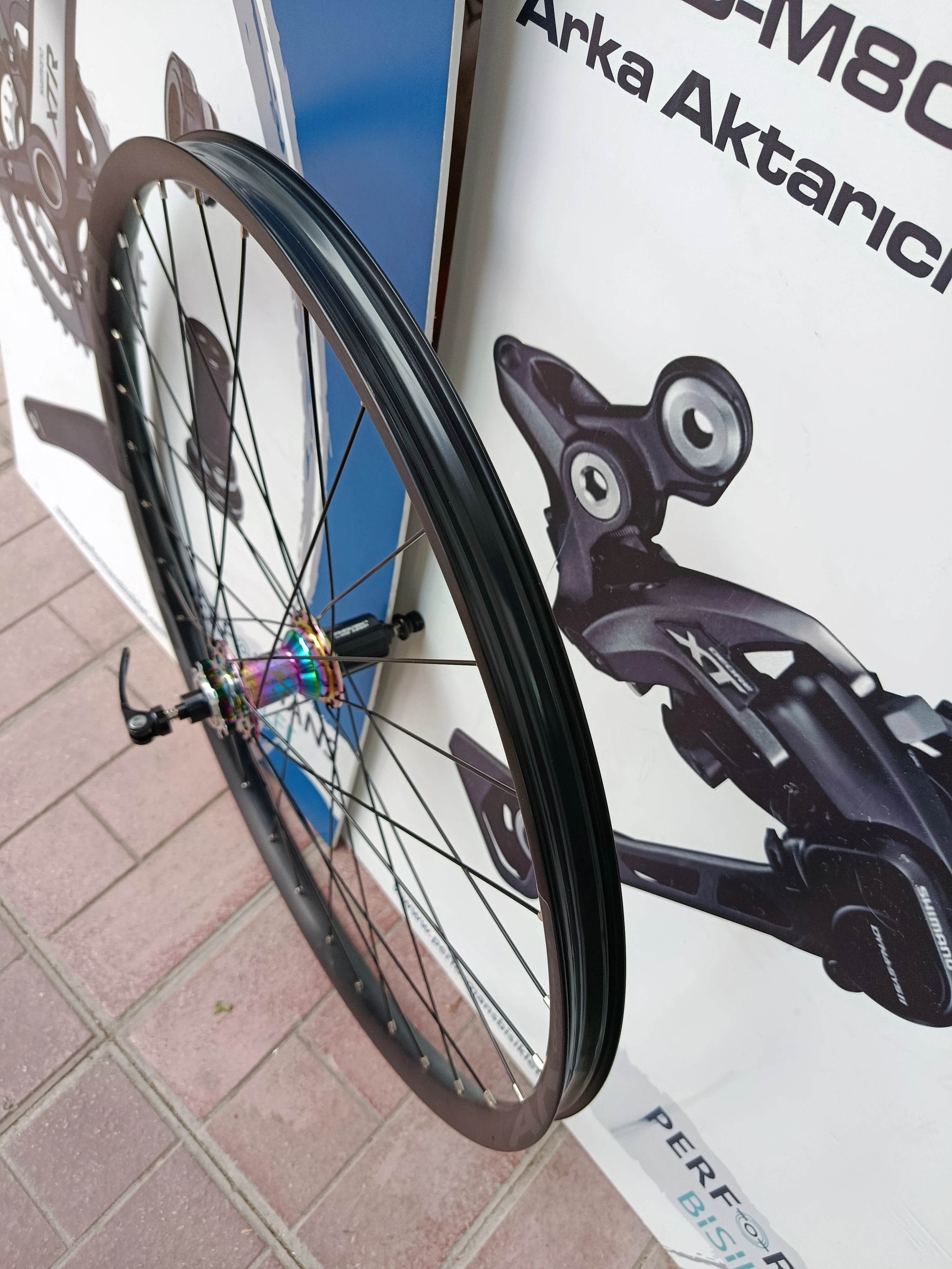 RACEFACE R27 JANT 29  ARKA RAINBOW RENK PASAK RULMANLI YÜKSEK HUB SESİ