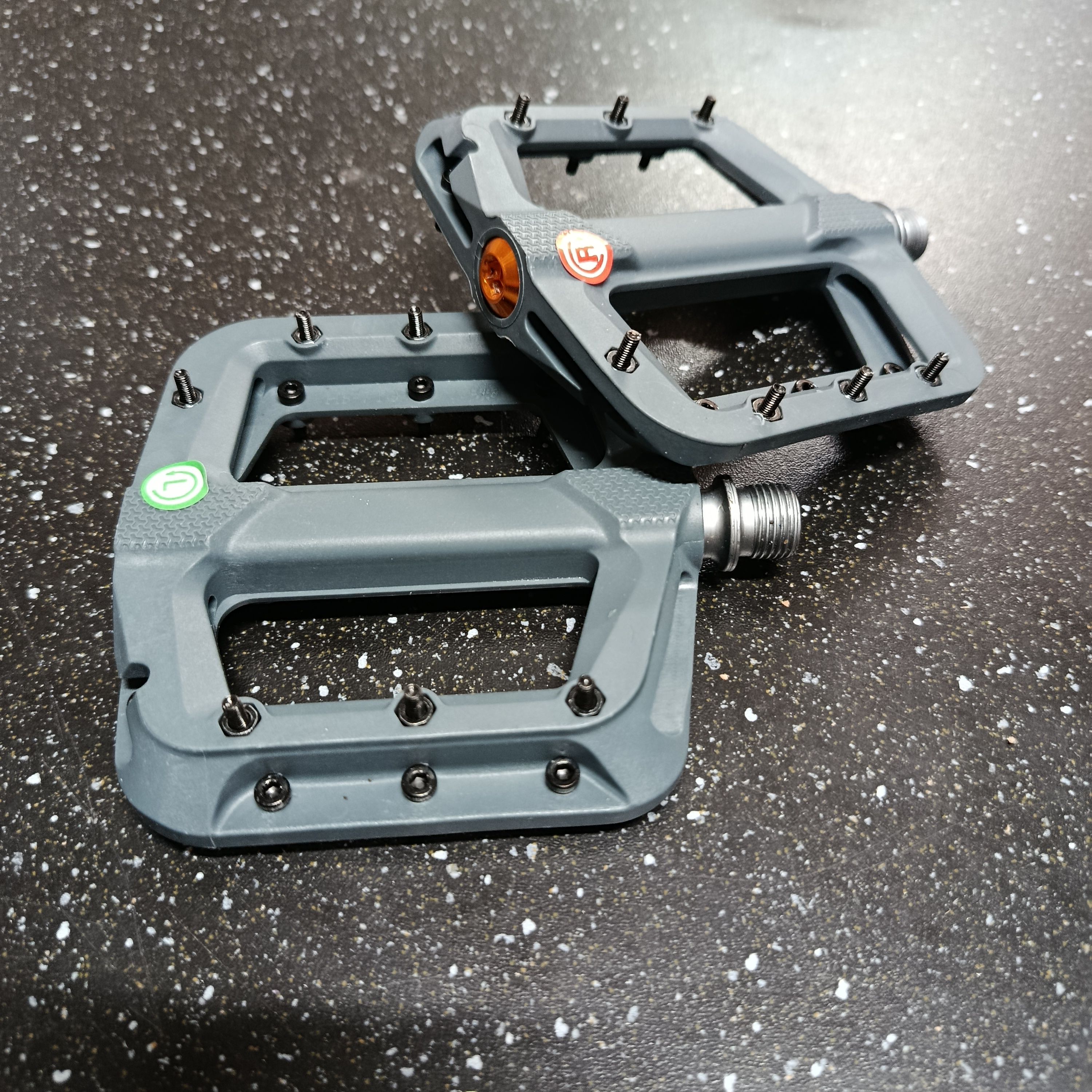 PLATFORM VONA ÇİVİLİ RULMANLI PEDAL GRİ