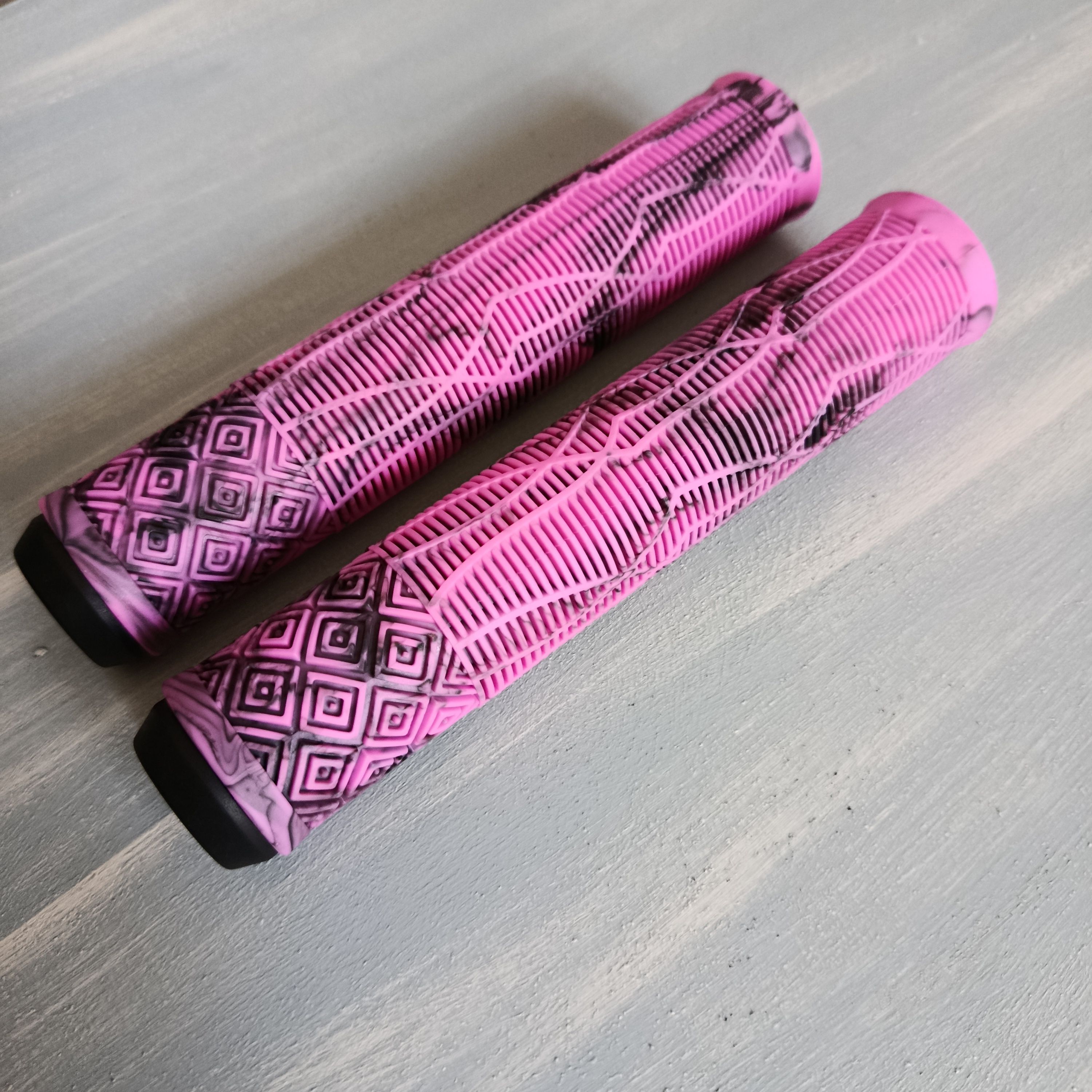 PEMBE UZUN ELCİK 16 CM