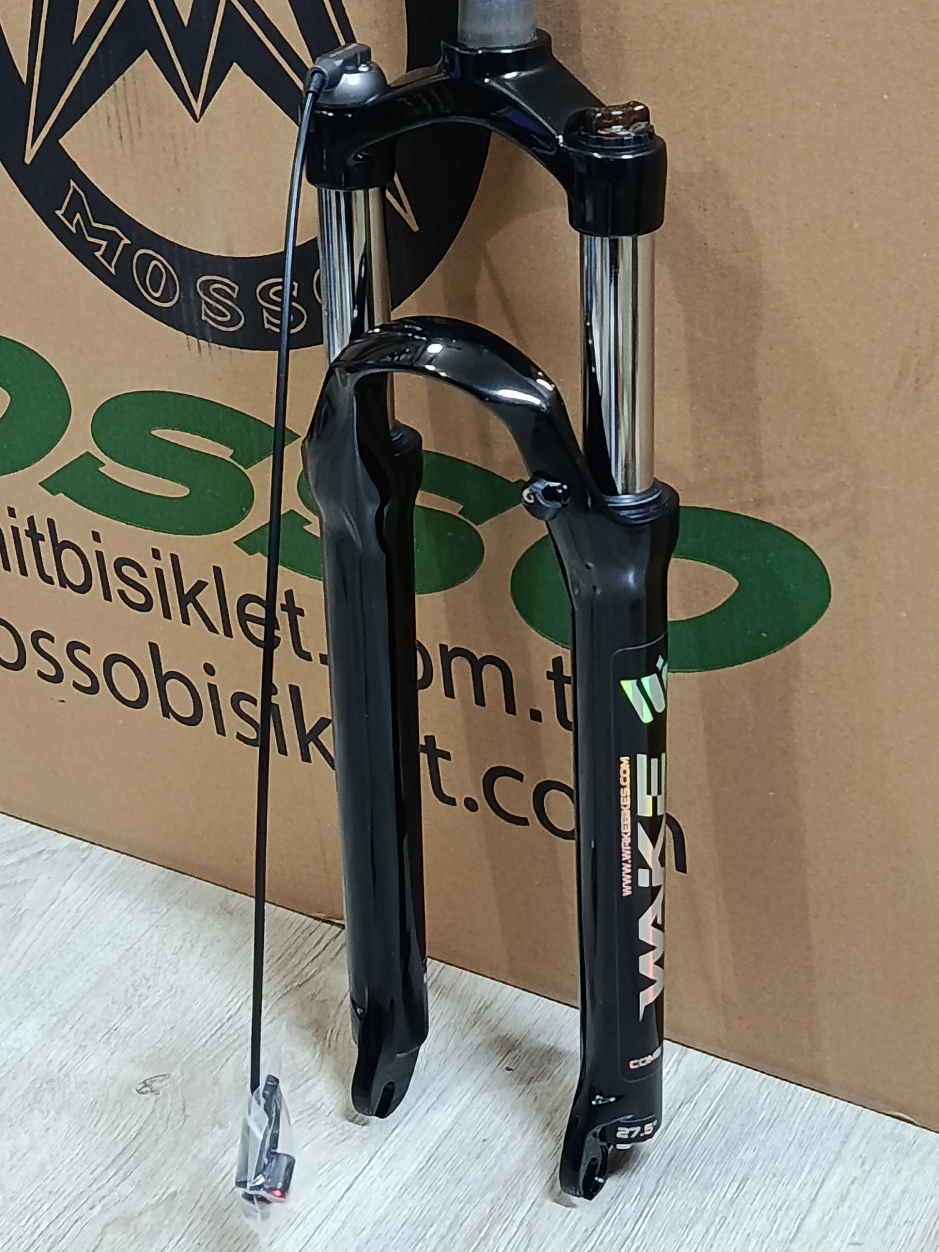 WAKE 27,5 DİSK UYUMLU 110MM  ALUMINYUM GİDONDAN KİLİTLİ ÖN AMORTİSÖR SİYAH