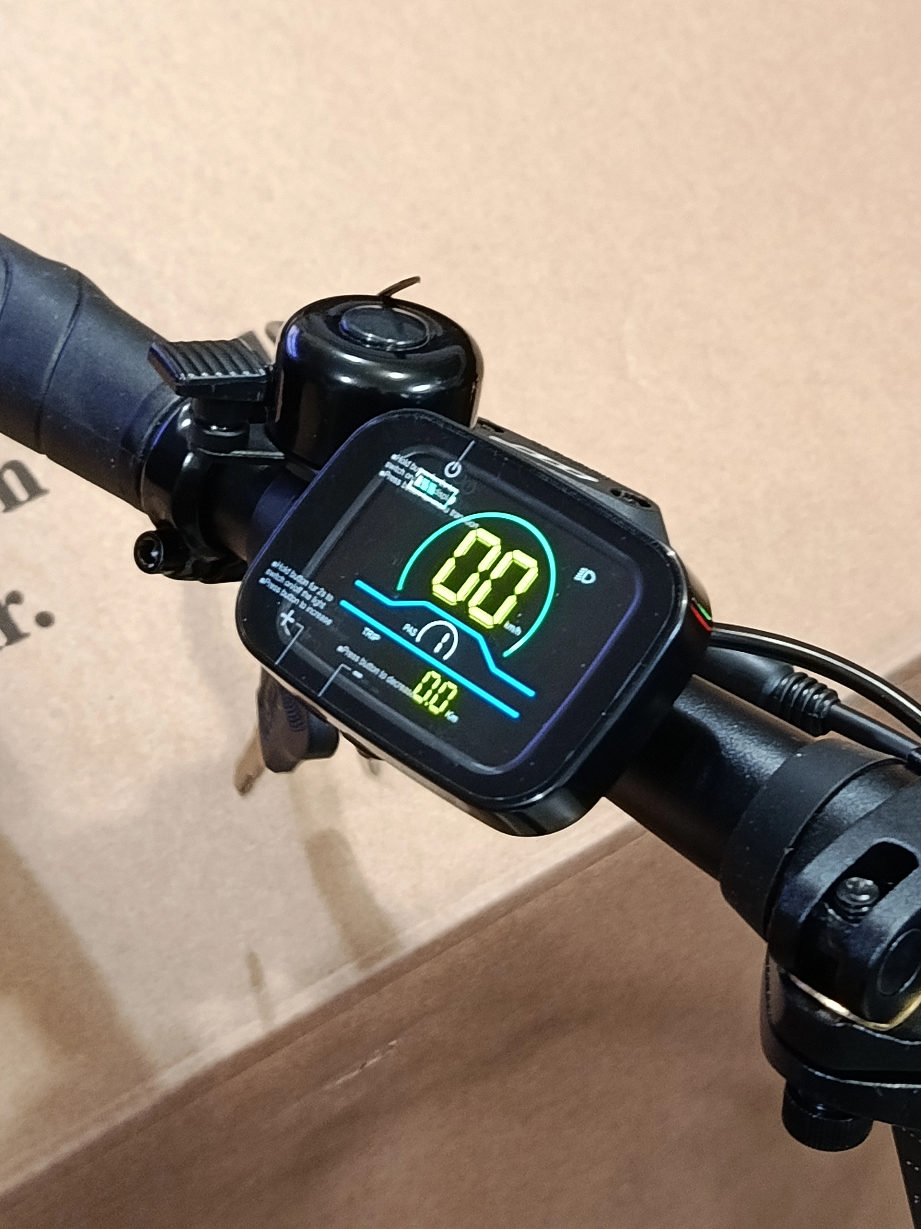 MOSSO KRONOS ELEKTRİKLİ KATLANIR BİSİKLET SİYAH 20 JANT 36V250W 12.8AH BATARYA