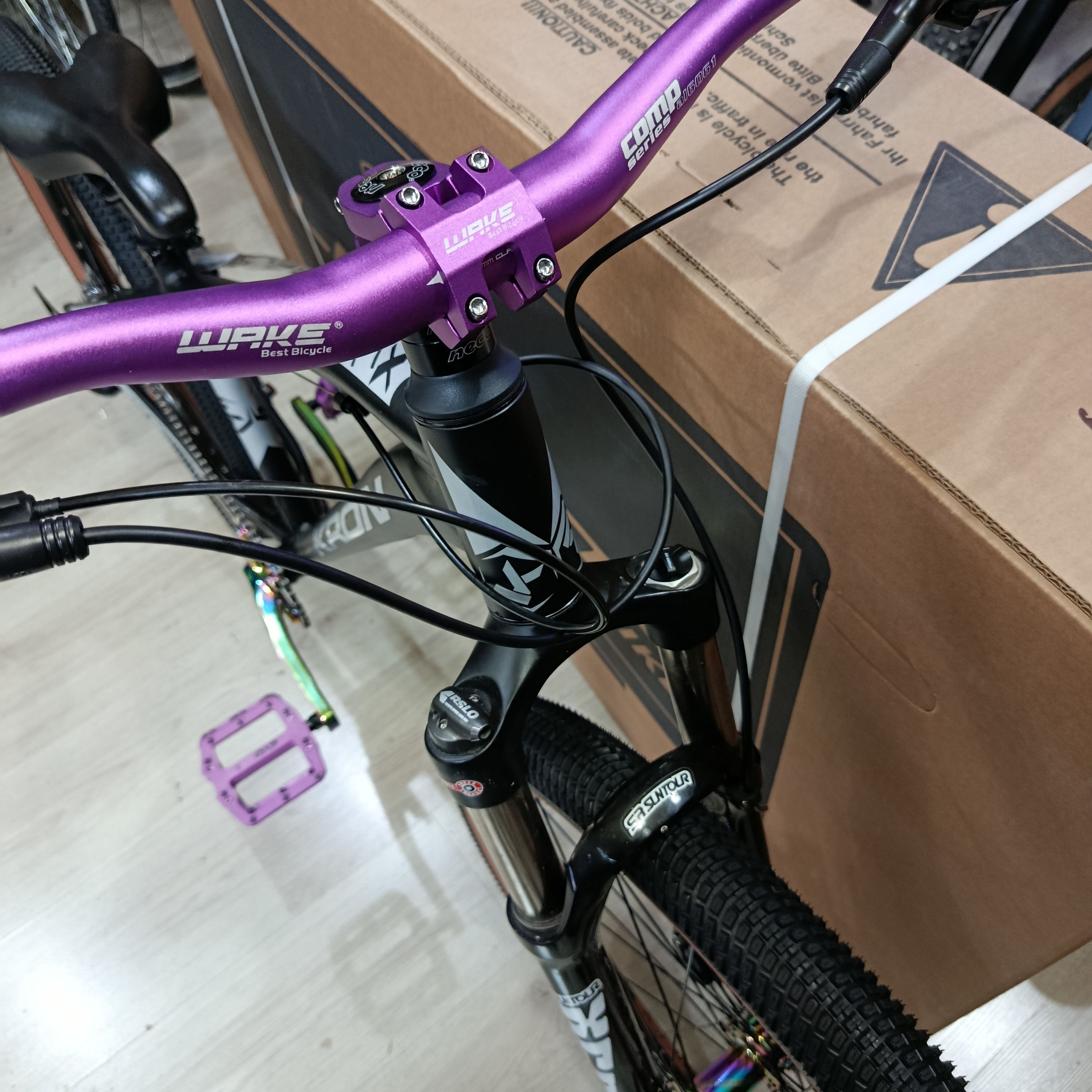 Kron 26 Hassns pro7 Havalı Amortisör Schwalbe Lastikler Çivili Pedallar