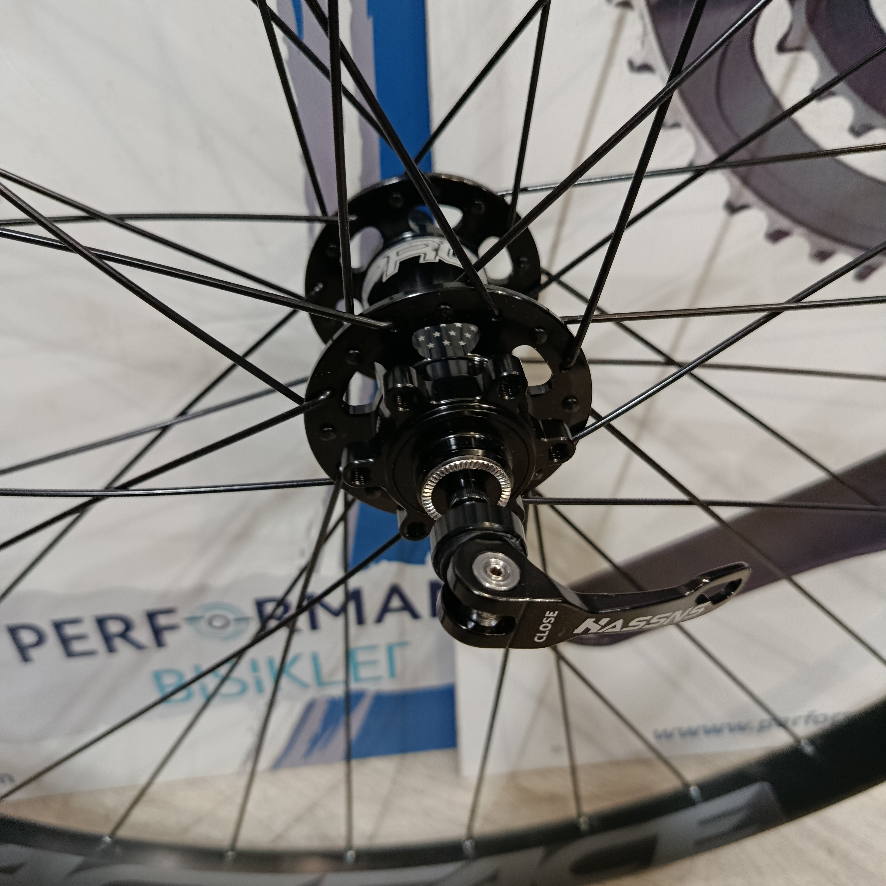 27,5 ÖN HASSNS PRO7 RULMANLI SİYAH RACEFACE R27 JANT 27MM İÇ 31MM DIŞ  DİSK 