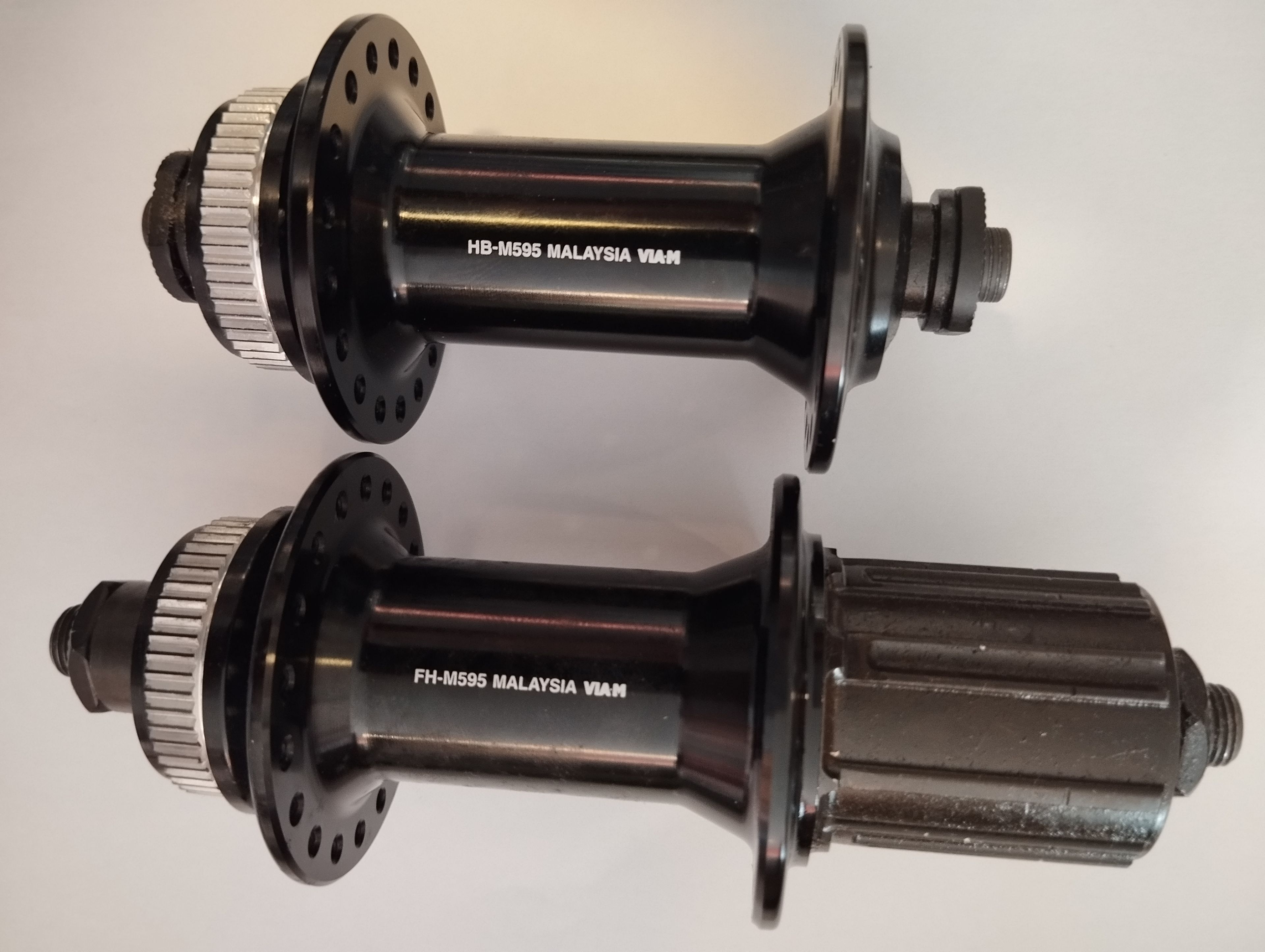 Shimano Deore M595 Ön Arka Göbek 36 Delikli Disk Centrlock/V Fren Uyumlu