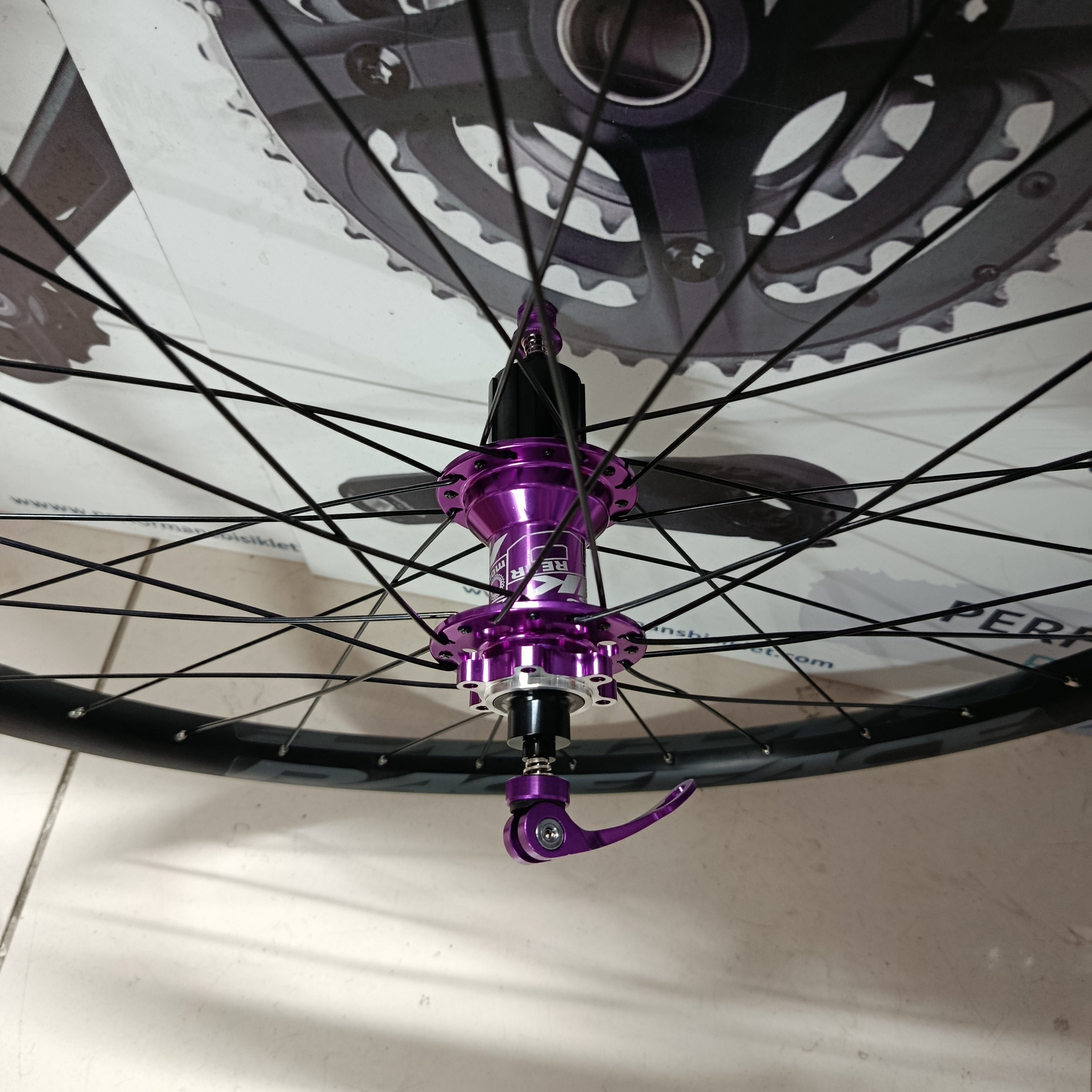 RACEFACE R27 JANT 27,5 PASAK GÖBEK RENK MOR  DİSK ARKA JANT