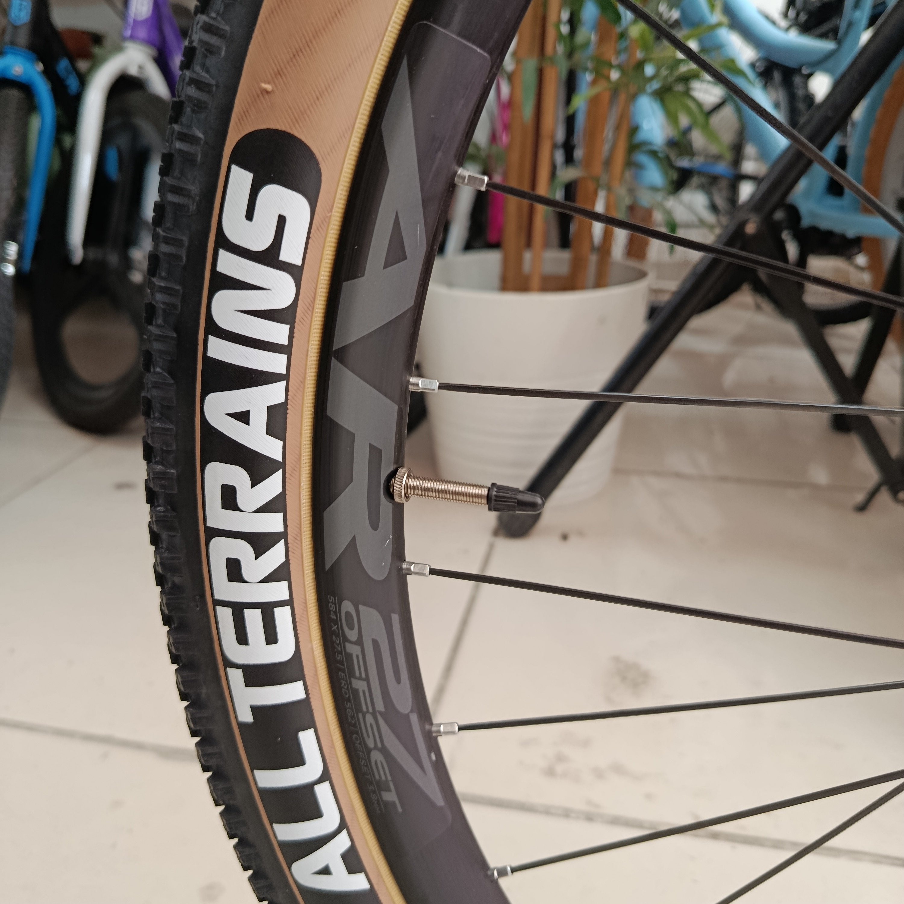 GIANT TALON 27,5 XS(35CM)BEDEN JANT 1*8 RACEFACE JANT HASSNS PRO7 GÖBEKLER 