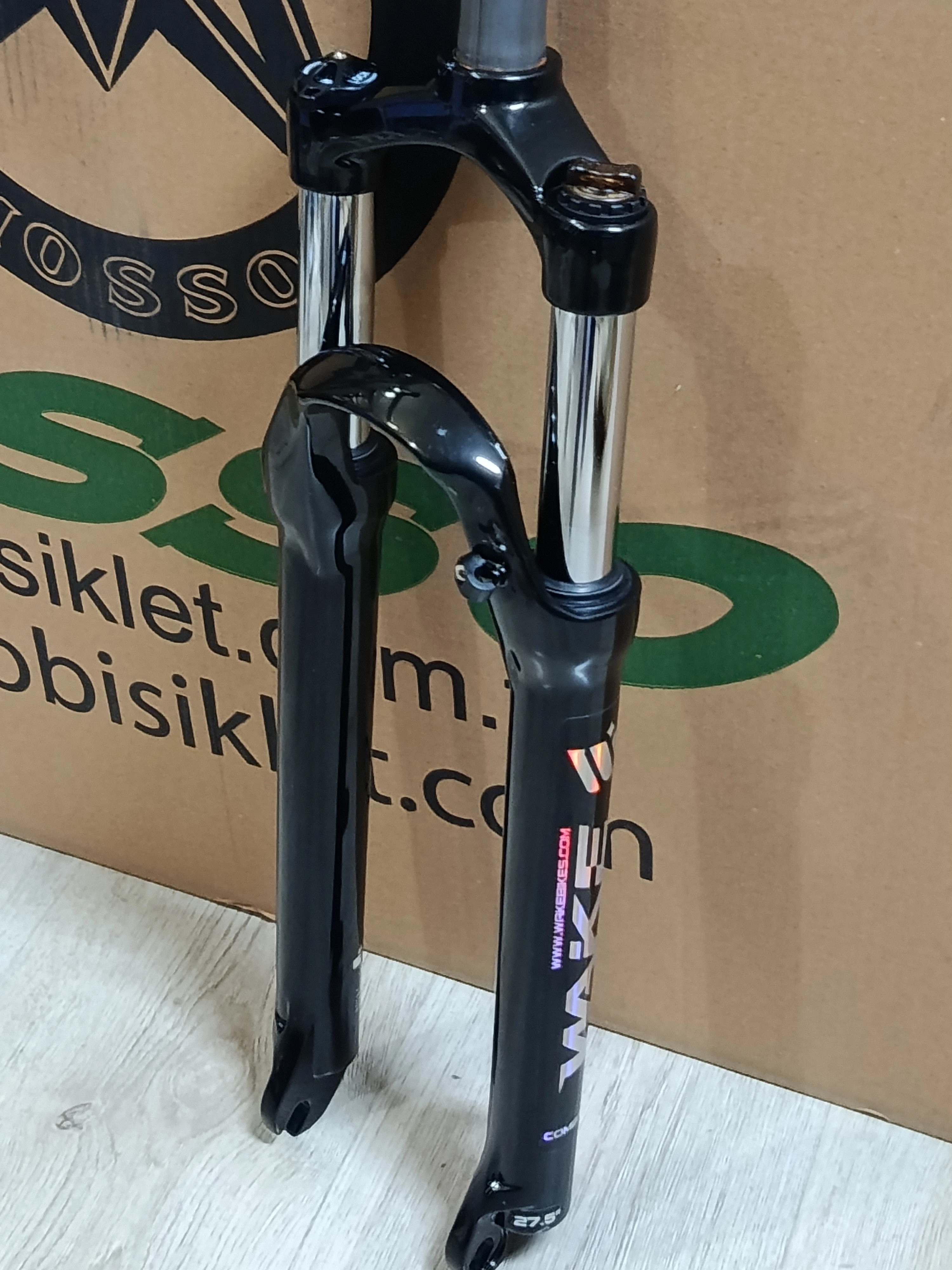 WAKE 27,5 DİSK UYUMLU 110MM ALUMINYUM KİLİTLİ ÖN AMORTİSÖR SİYAH