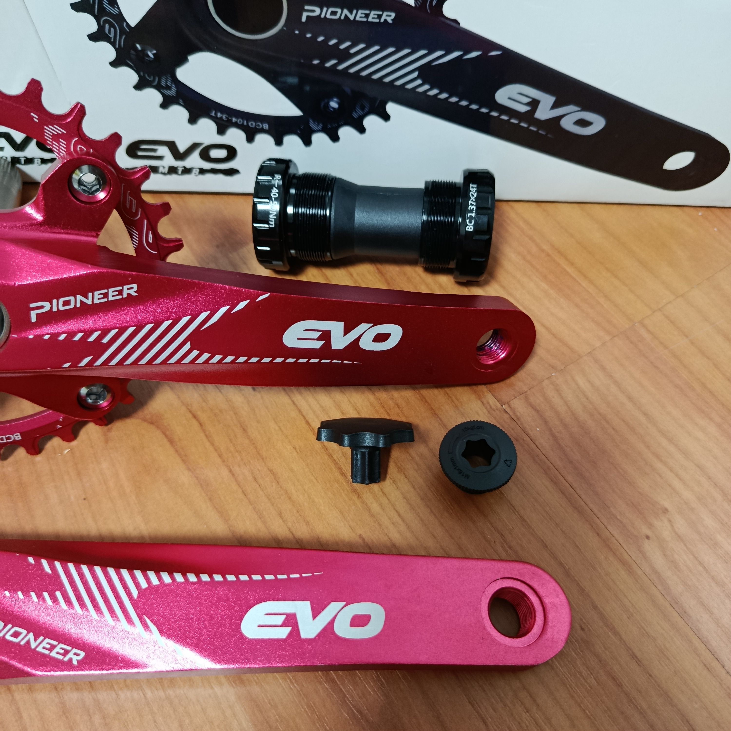 EVO AYNAKOL KIRMIZI 32T 170MM KOL HOLLOWTECH GÖBEK DAHİL