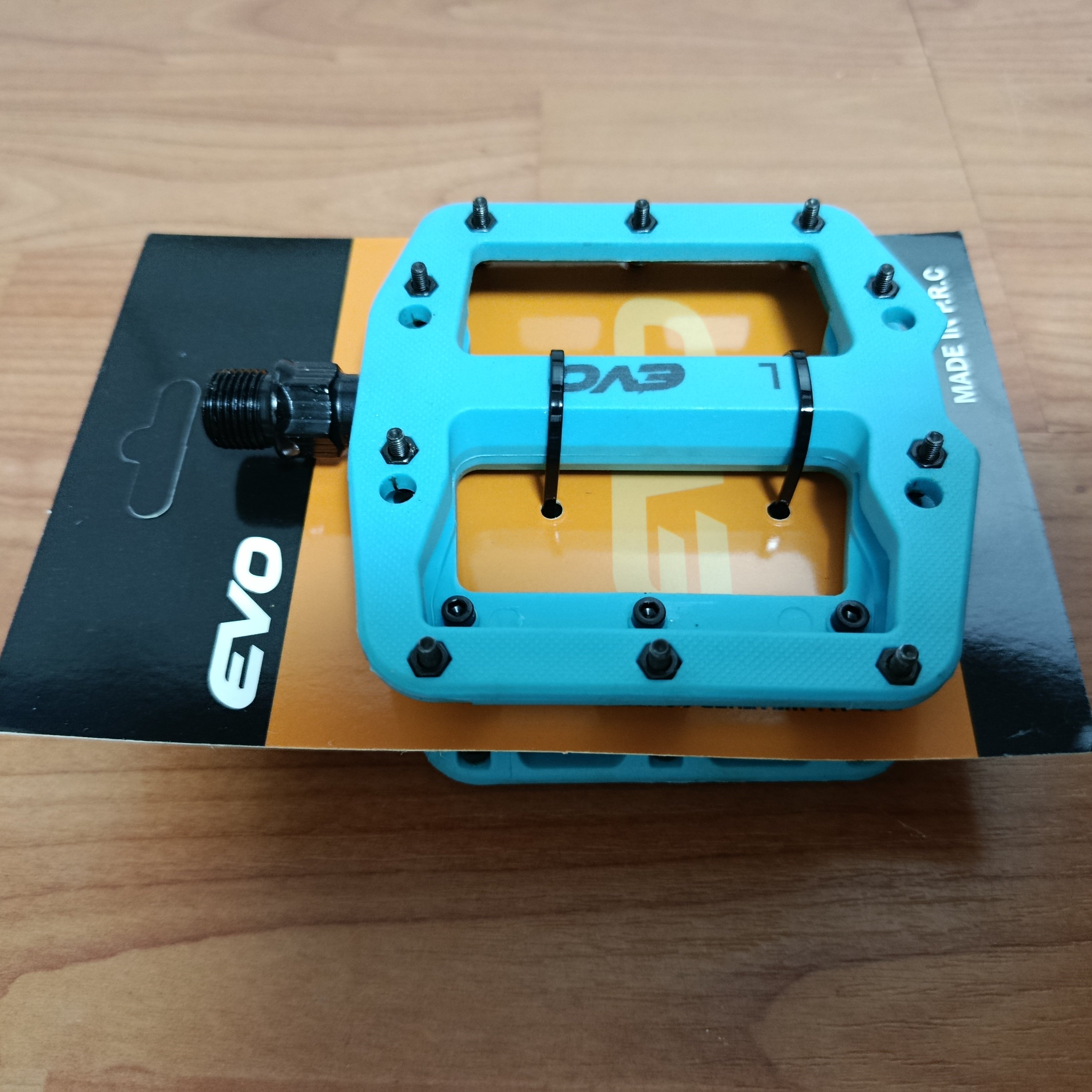 
PLATFORM EVO MAVİ ÇİVİLİ PEDAL