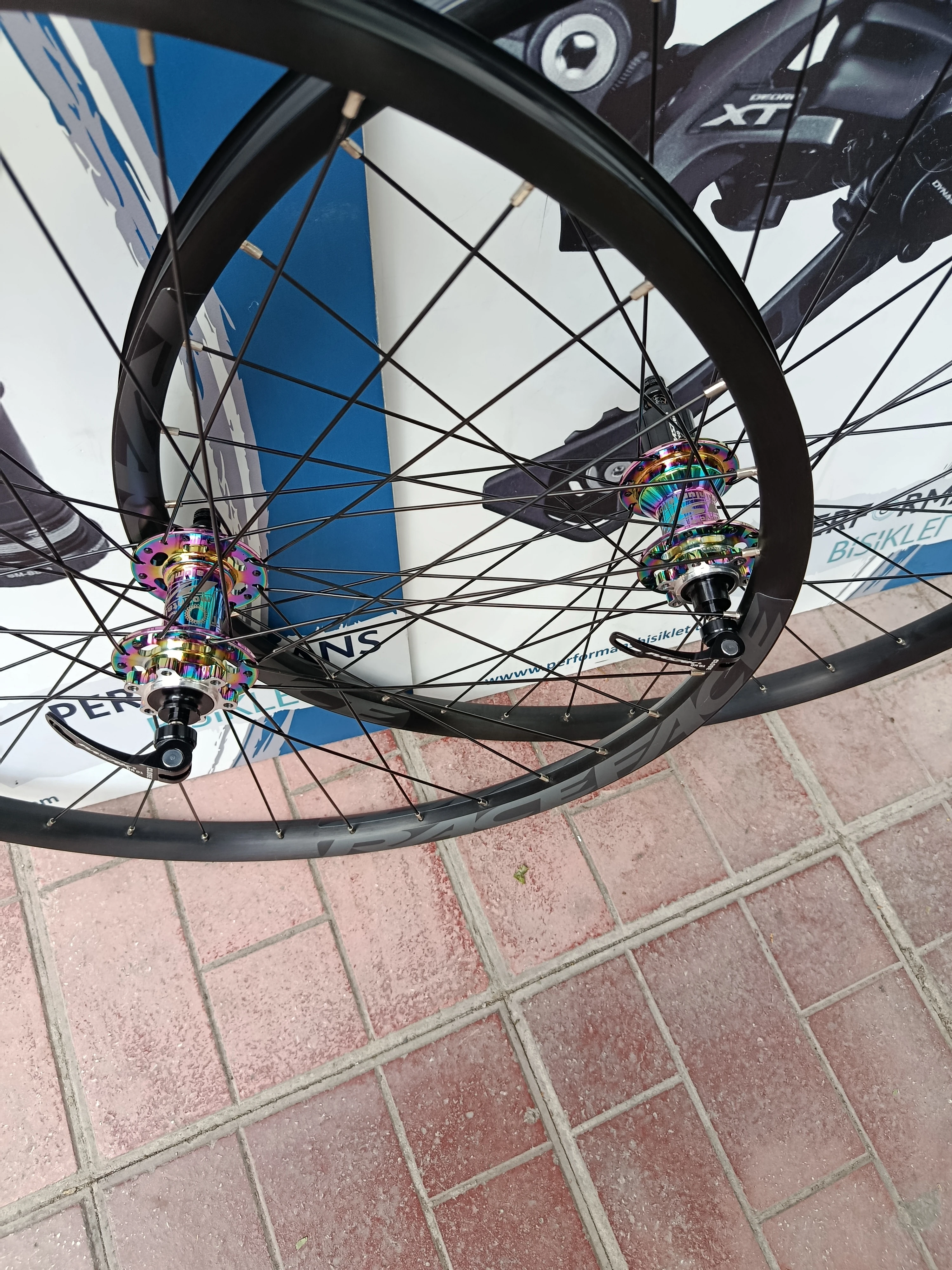 RACEFACE R27 JANT 29 ÖN ARKA SET RAINBOW RENK PASAK RULMANLI YÜKSEK HUB SESİ