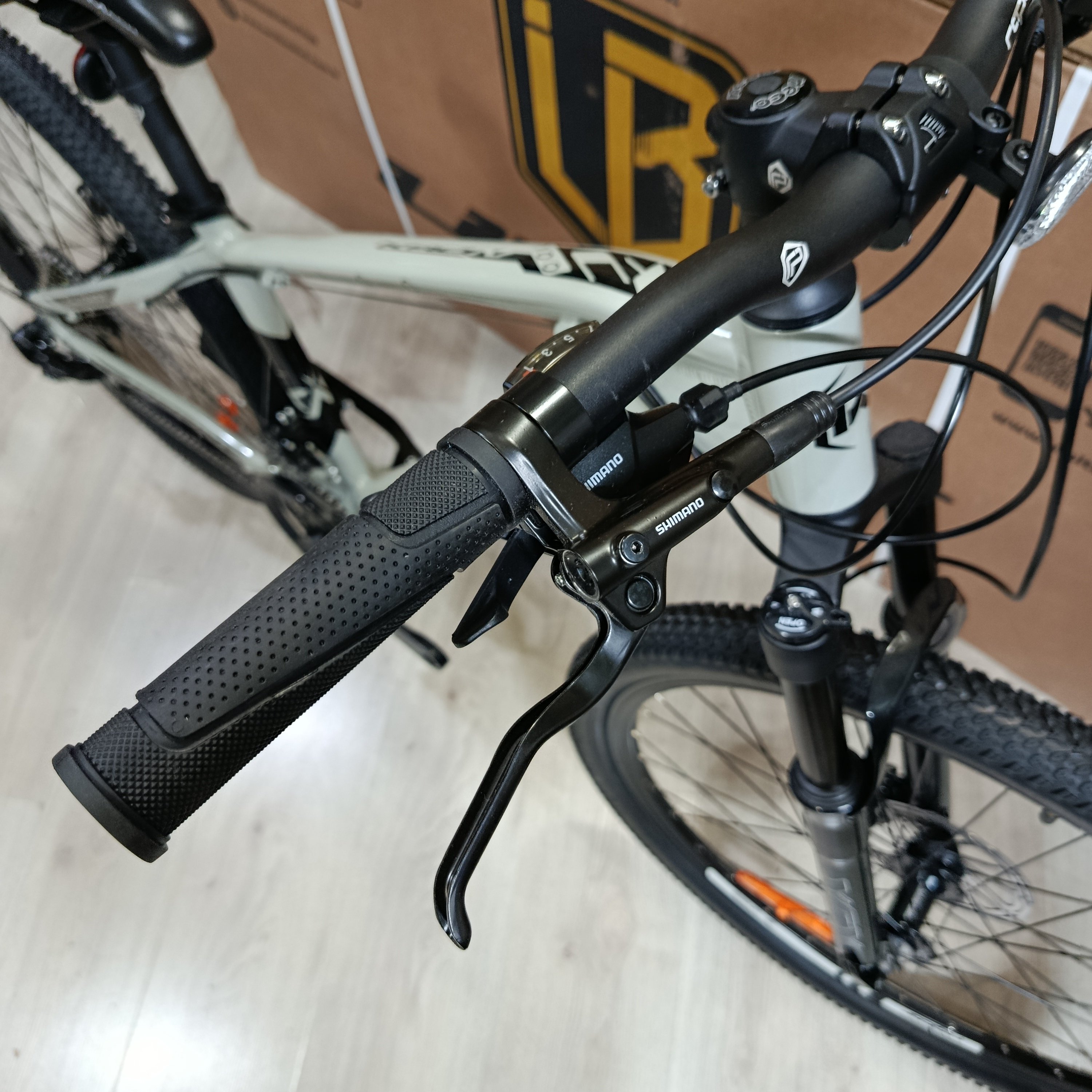 KRON XC 100 26 JANT SHIMANO HİDROLİK DİSK FREN DAĞ BİSİKLETİ GRİ