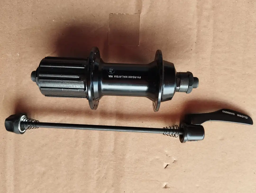 Shimano Moyeu arrière RS400 10/11 vitesses 32h, argenté