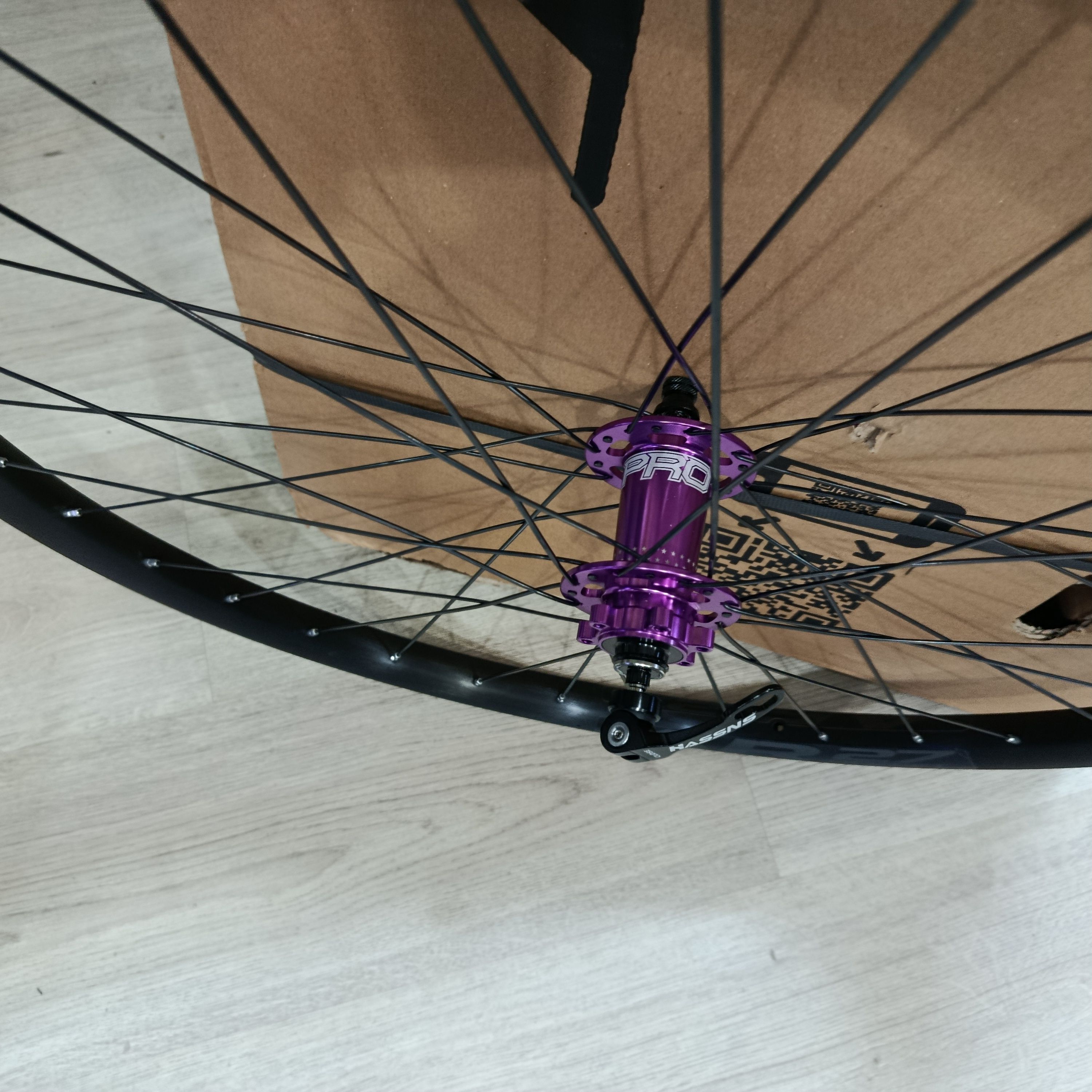 RACEFACE R27 JANT 27,5+DT SWİSS TELLER+HASSNS PRO7 GÖBEK MOR DİSK ÖN JANT