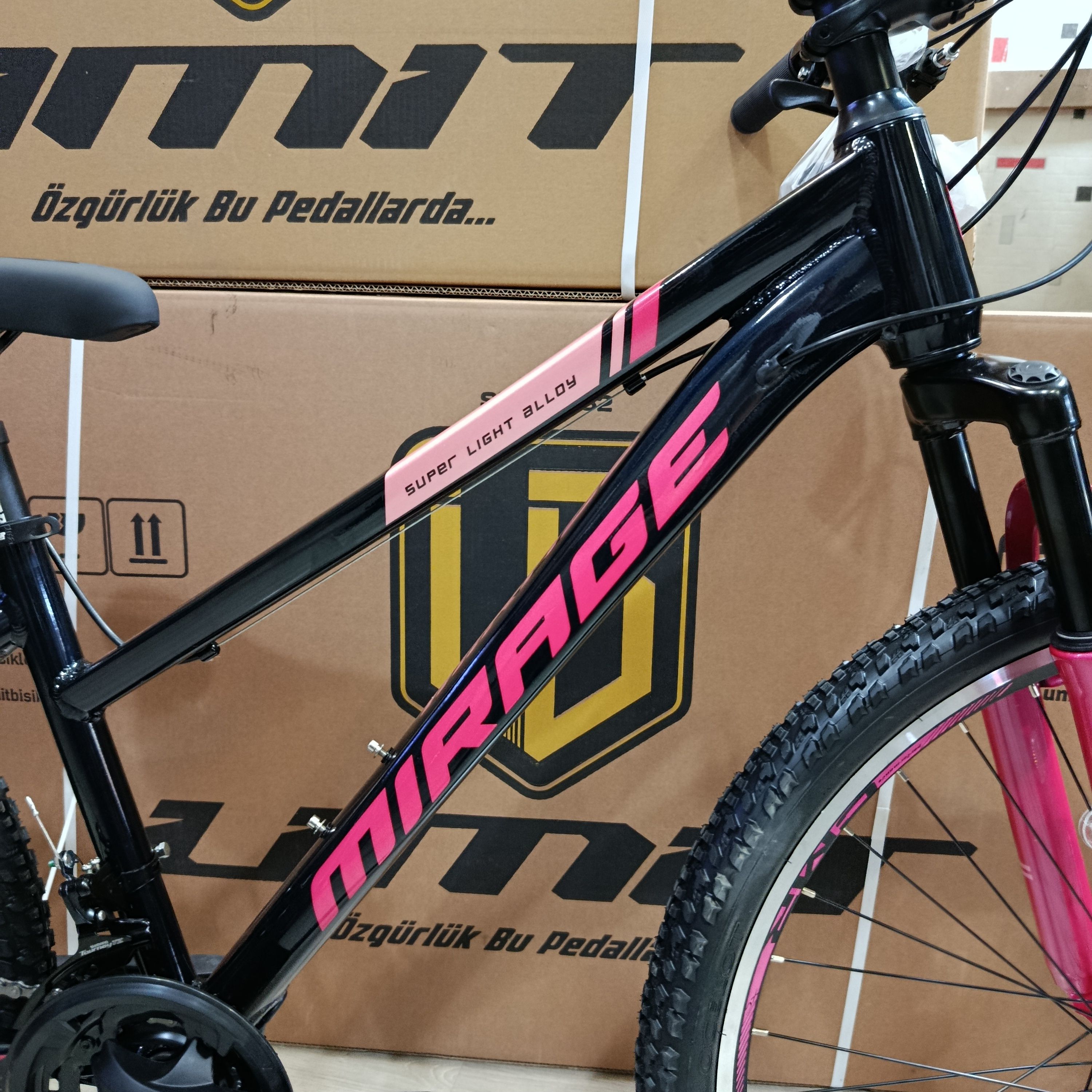 ÜMİT MIRAGE 26 JANT SİYAH PEMBE SHIMANO 21 VİTES ALÜMİNYUM GÖVDE HAFİF BİSİKLET 