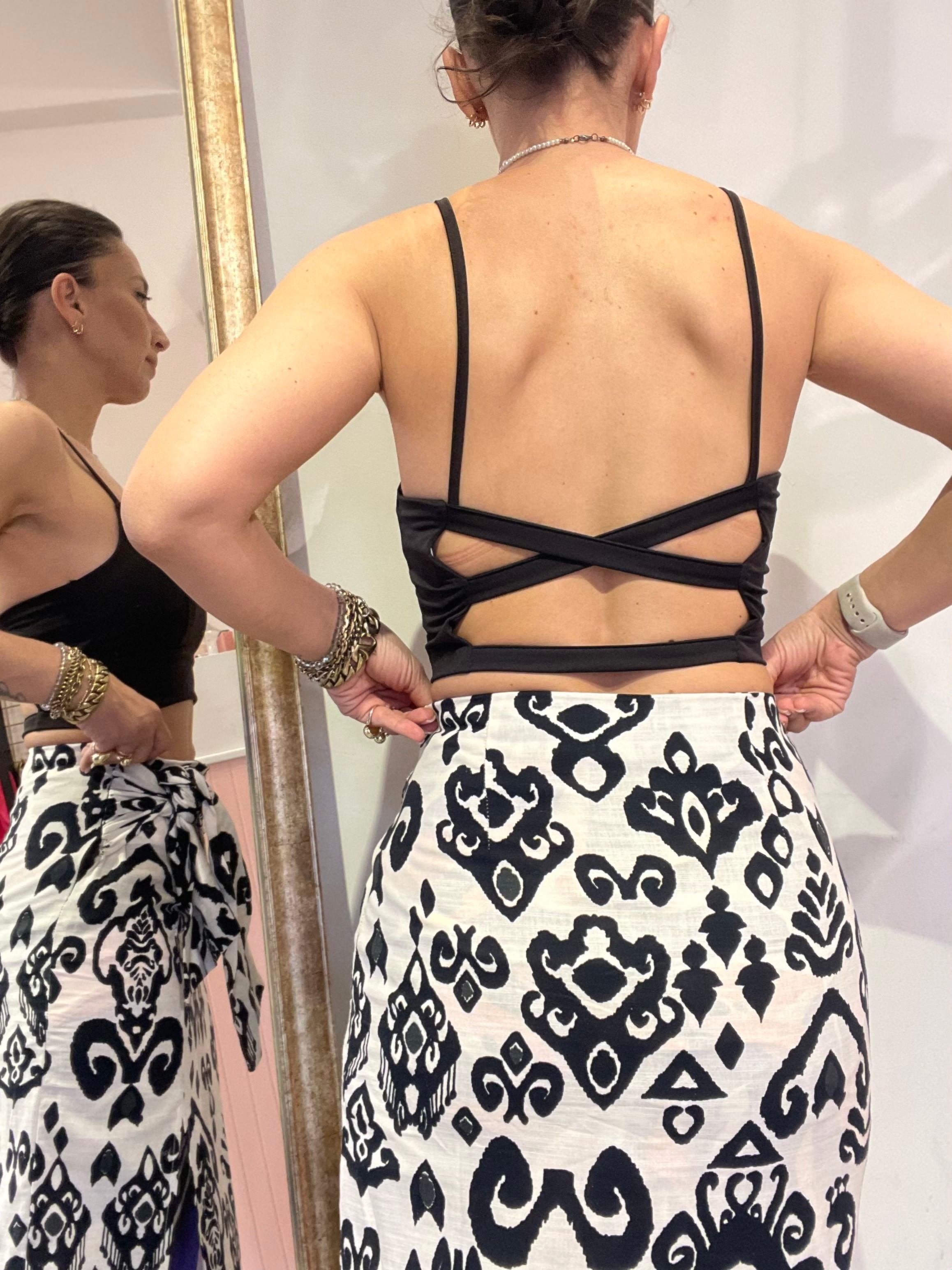 Kadın, Sırtı Çapraz, Askılı, Siyah Büstiyer, Bluz, Body