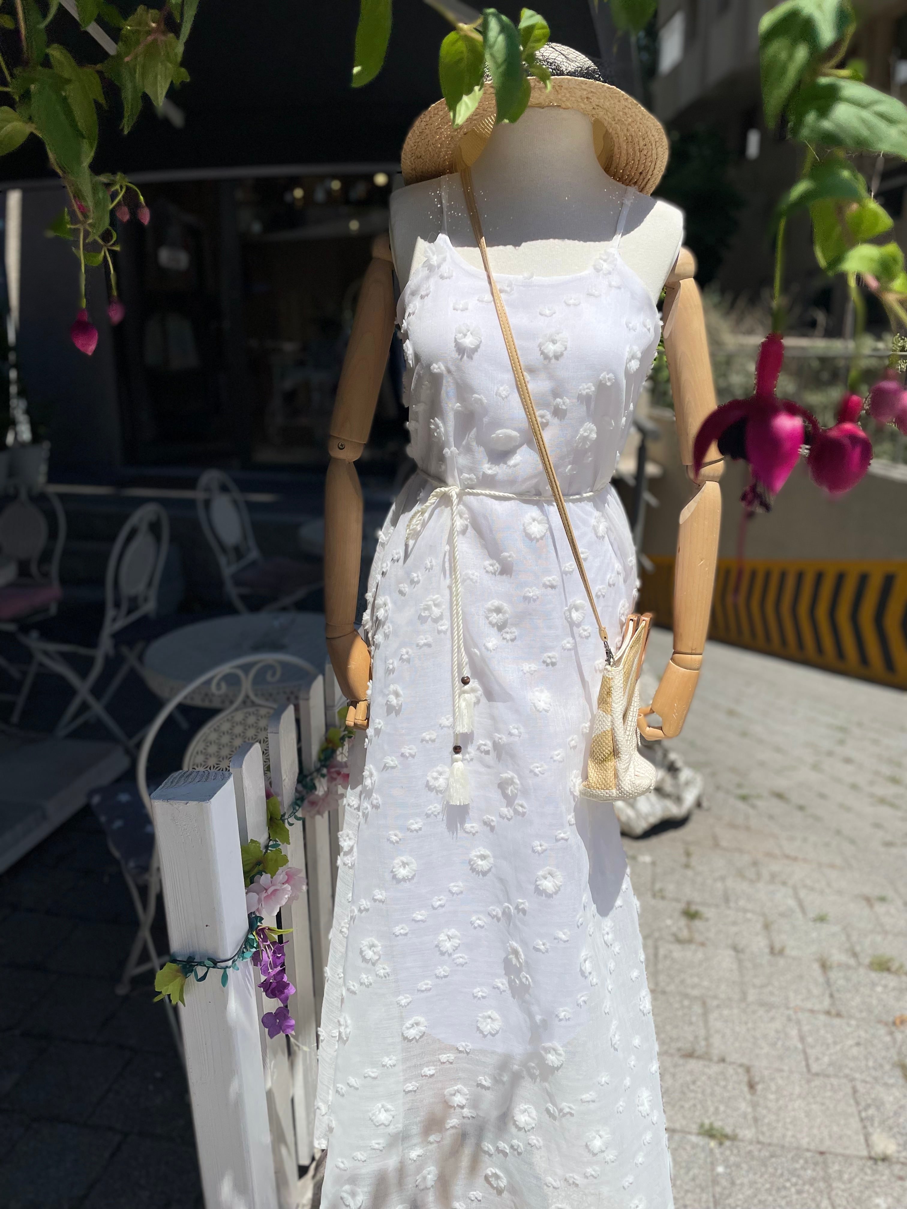 Kadın, Askılı, Halter Yaka, Üstü Çiçek İşlemeli, Astarlı, Maxi-Uzun, Tül Beyaz Elbise