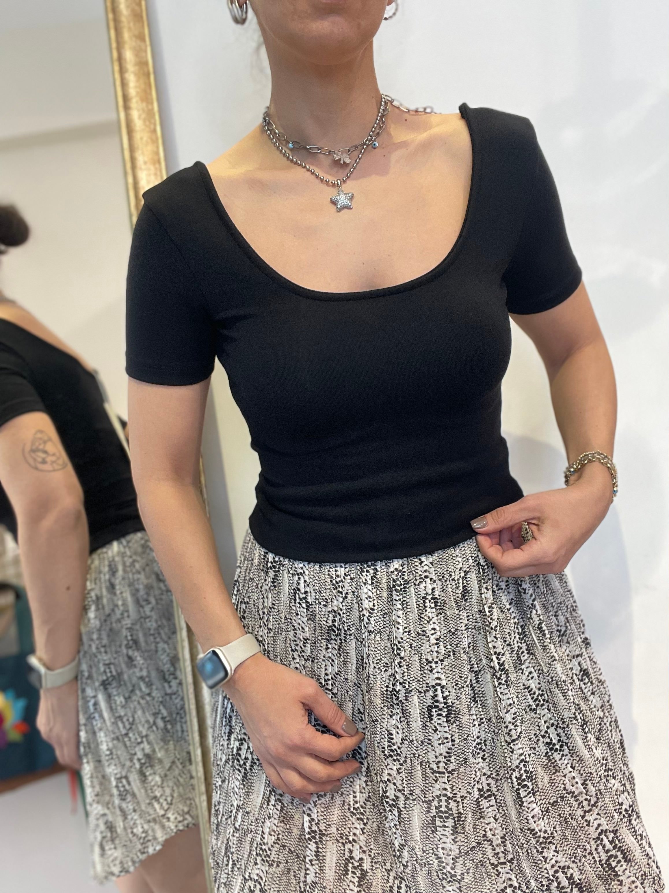Kadın, Geniş U Yaka, Kısa Kollu Viskon, Esnek, Yumuşak Vücudu Saran, Siyah Body, Bluz, Tişört
