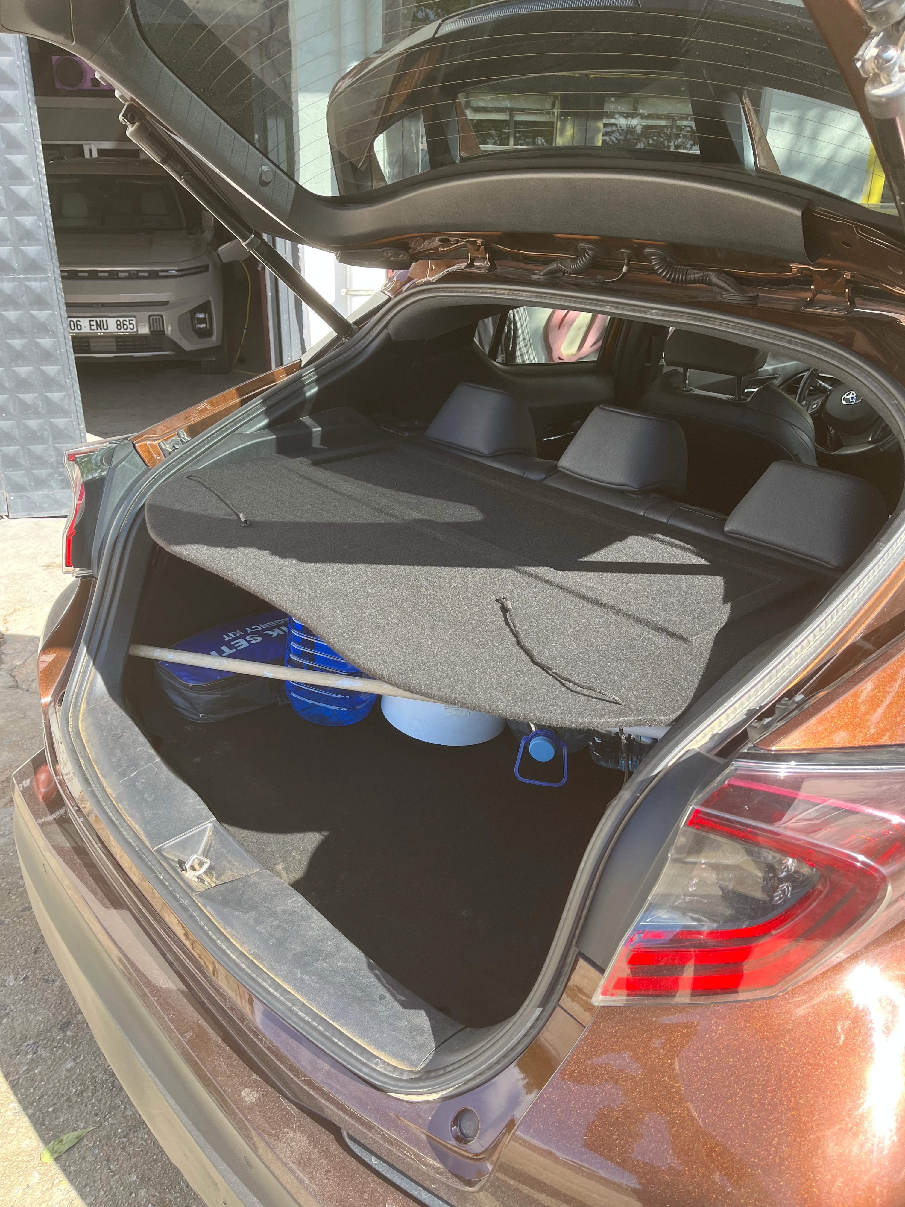 Toyota Ch-R Bagaj Pandizotu