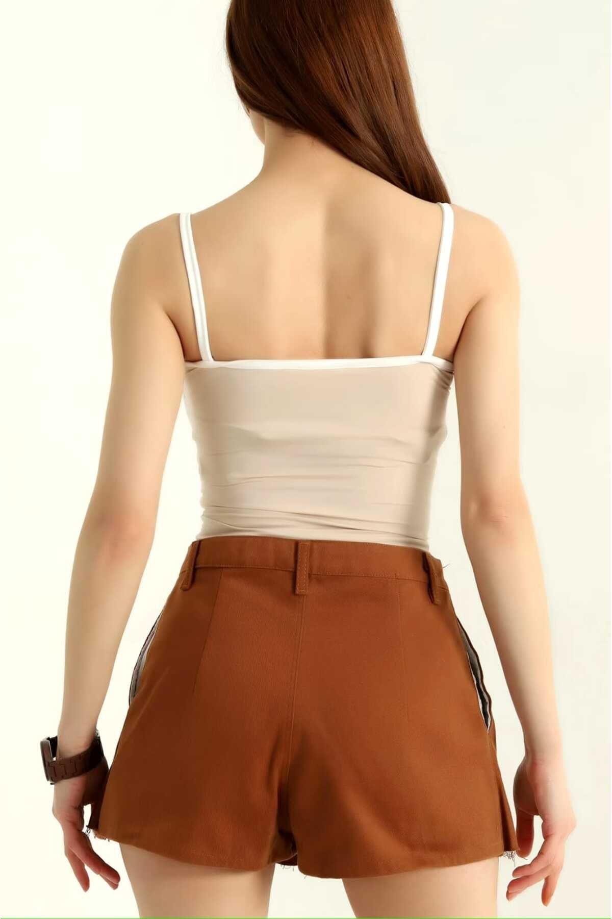 İnce Askılı Biye Detaylı Crop Bluz