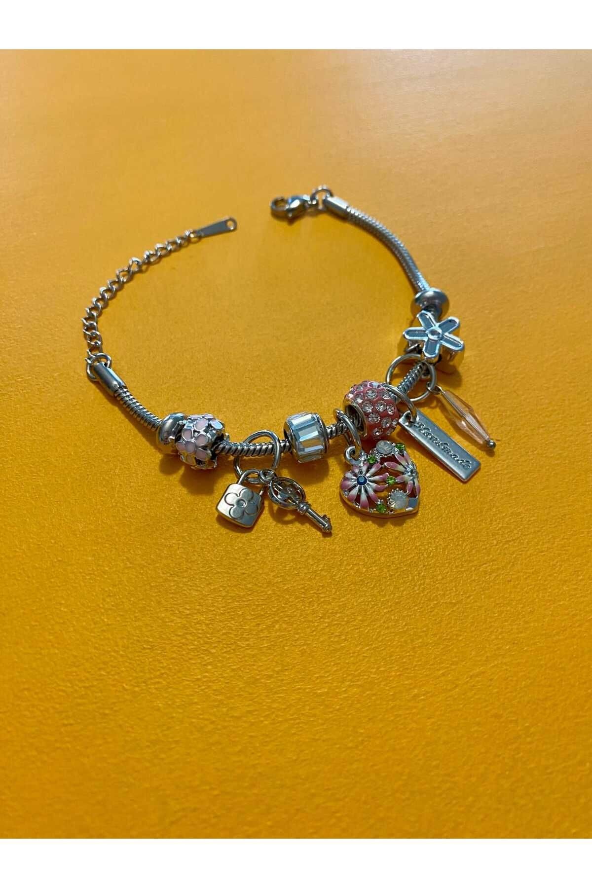 Gümüş Rengi Kalp ve Çiçek Figürlü Charm Bileklik