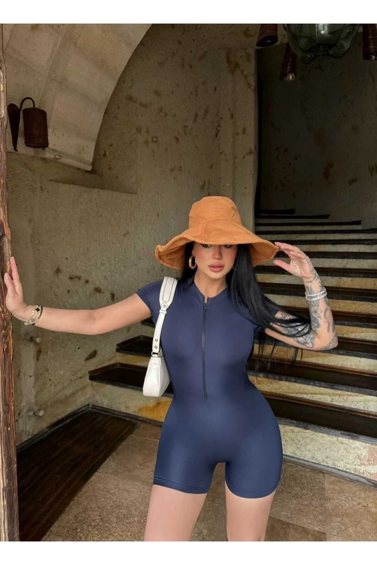 Fermuarlı Kısa Kollu Tulum