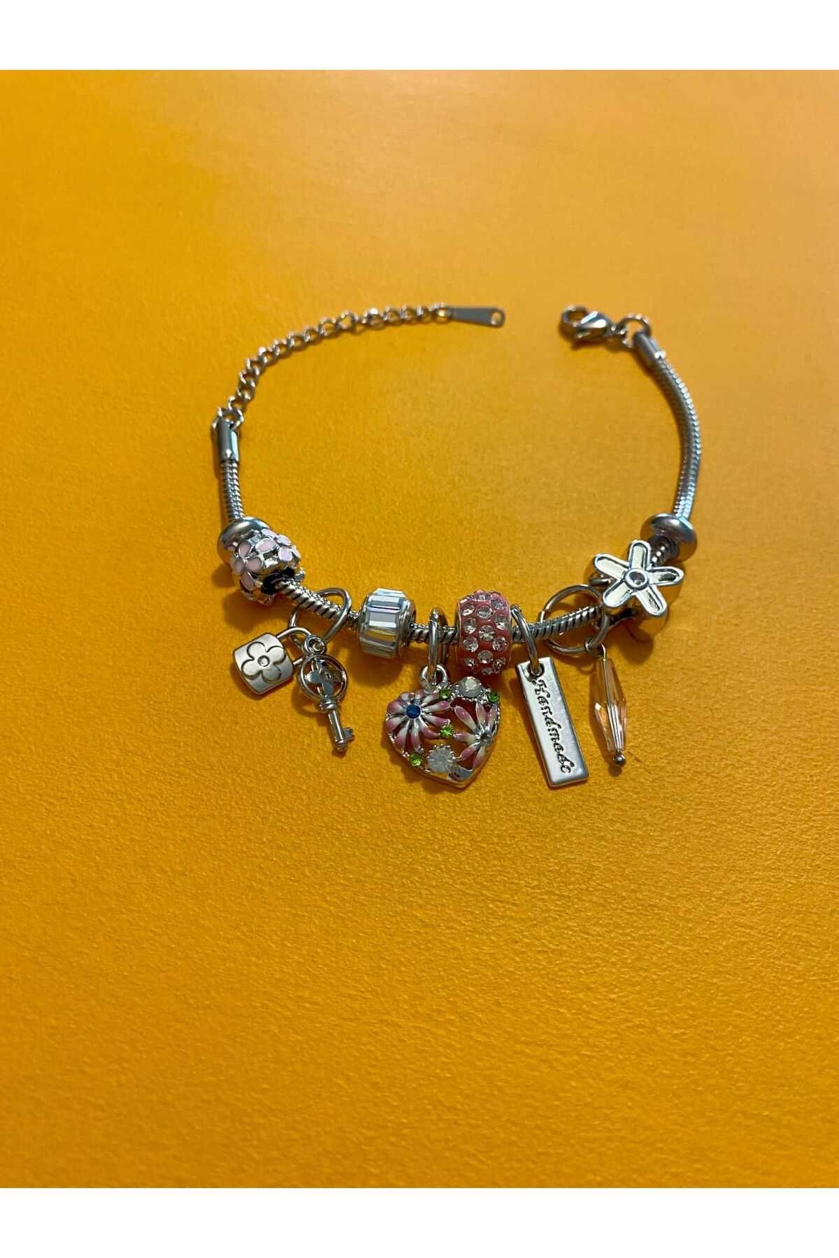 Gümüş Rengi Kalp ve Çiçek Figürlü Charm Bileklik