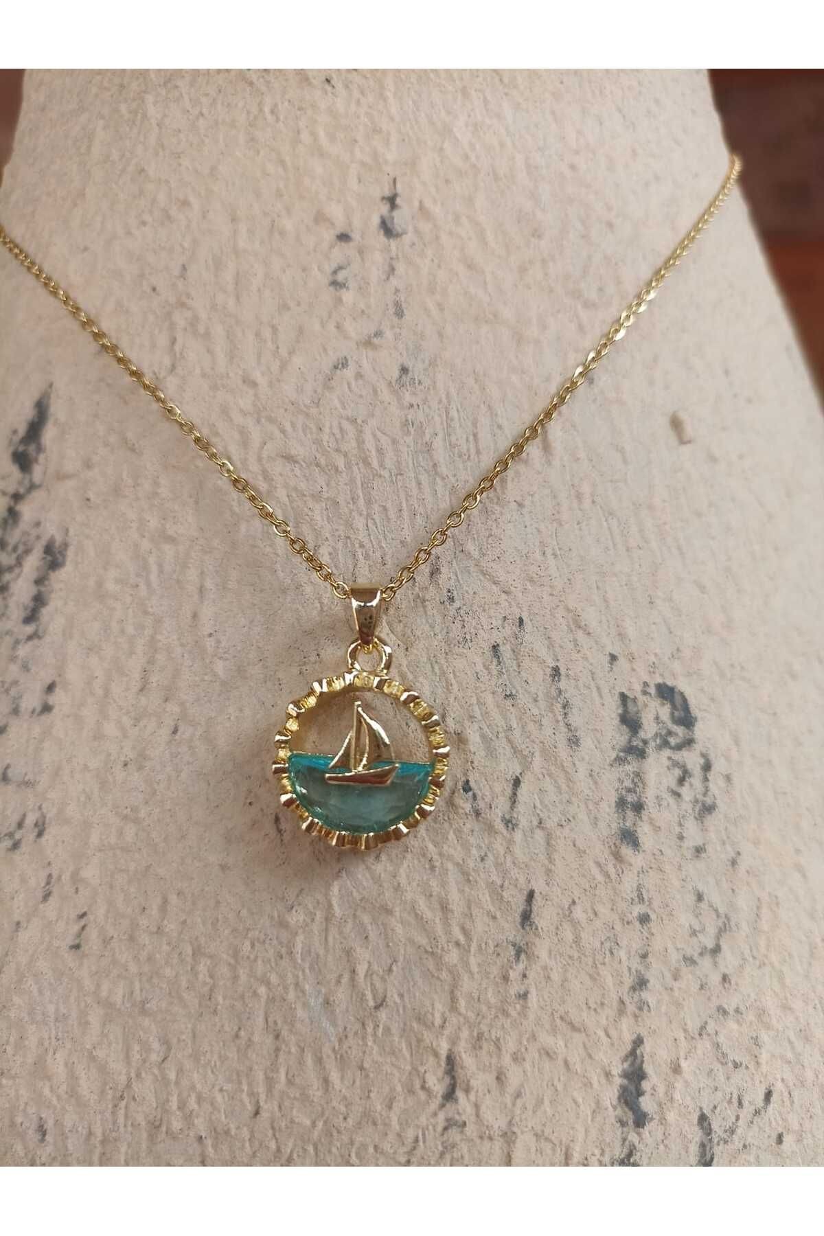 Denizde Gemi Figürlü Çelik Gold Kolye