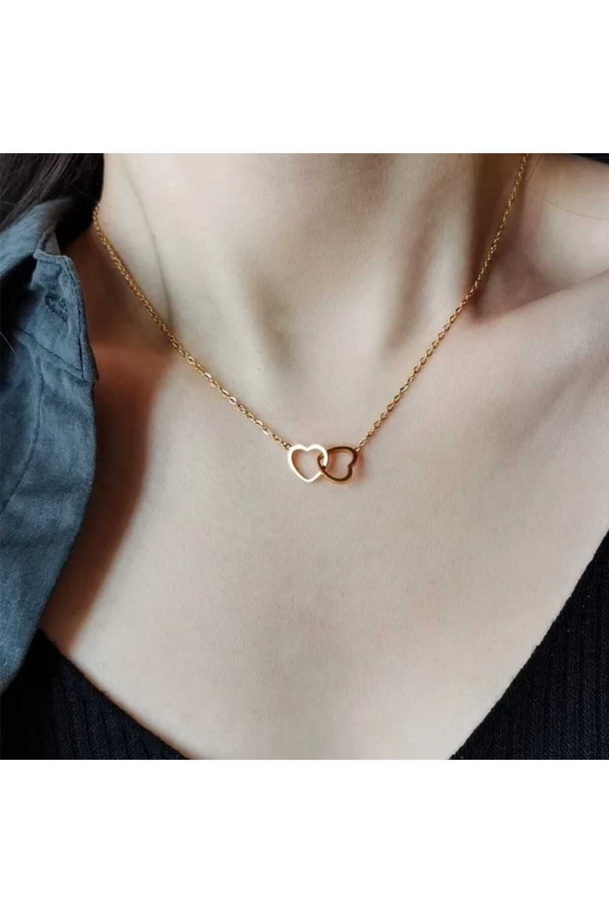 İç İçe Geçen Küçük Kalpler Figürlü Çelik Kolye