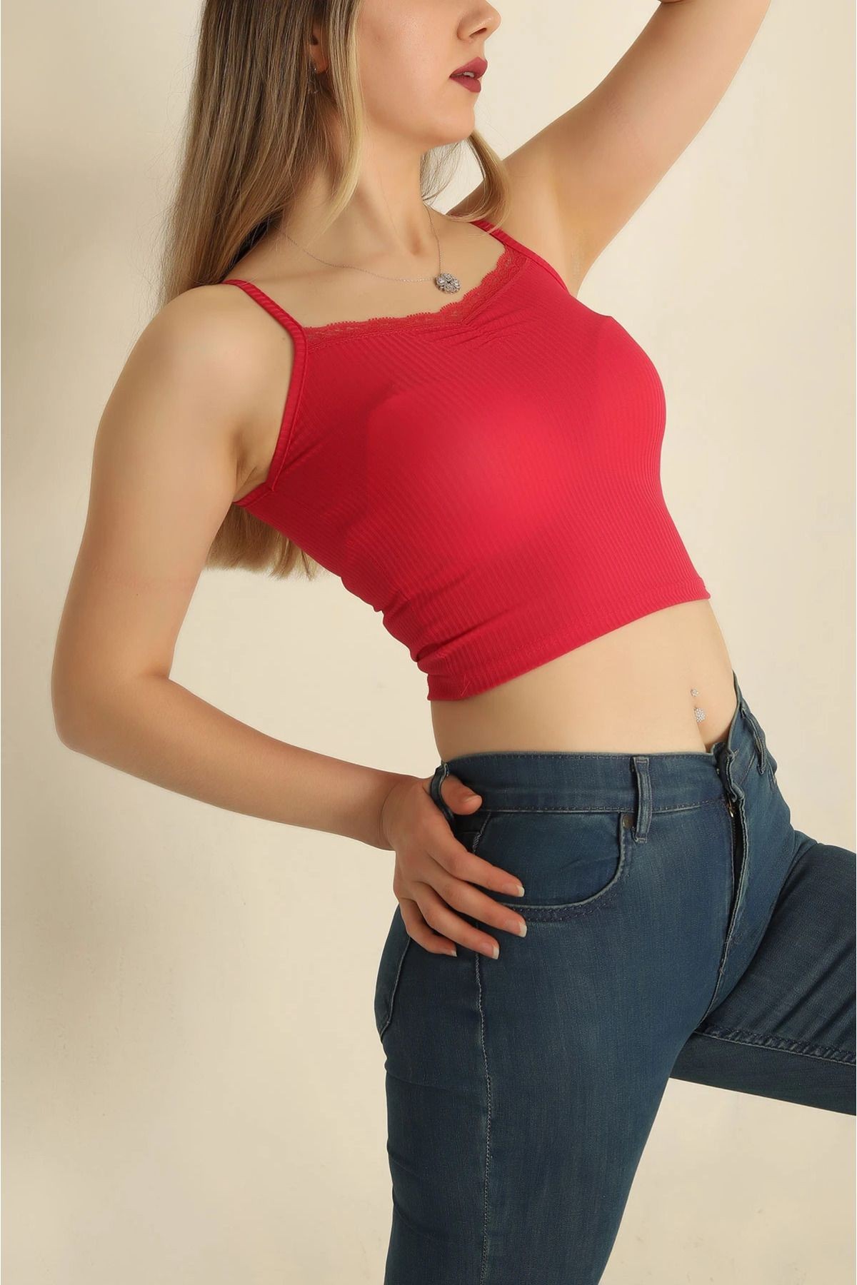 Dantel Yaka Askılı Büzgülü Crop
