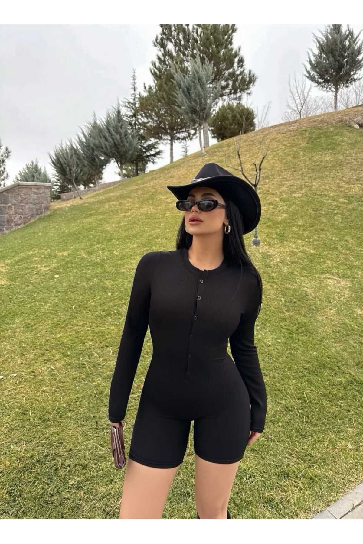Uzun Kollu Düğmeli Kısa Tulum