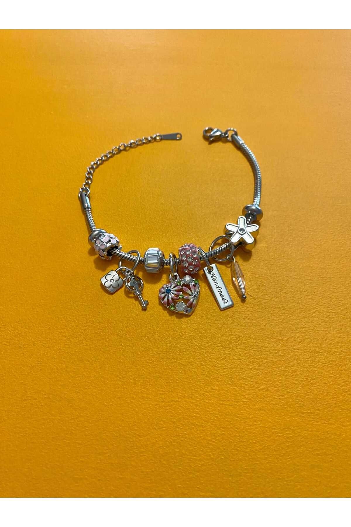 Gümüş Rengi Kalp ve Çiçek Figürlü Charm Bileklik