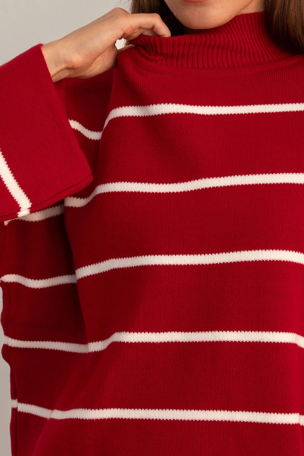 Yarım Balıkçı Yaka Oversize Çizgili Triko Kazak