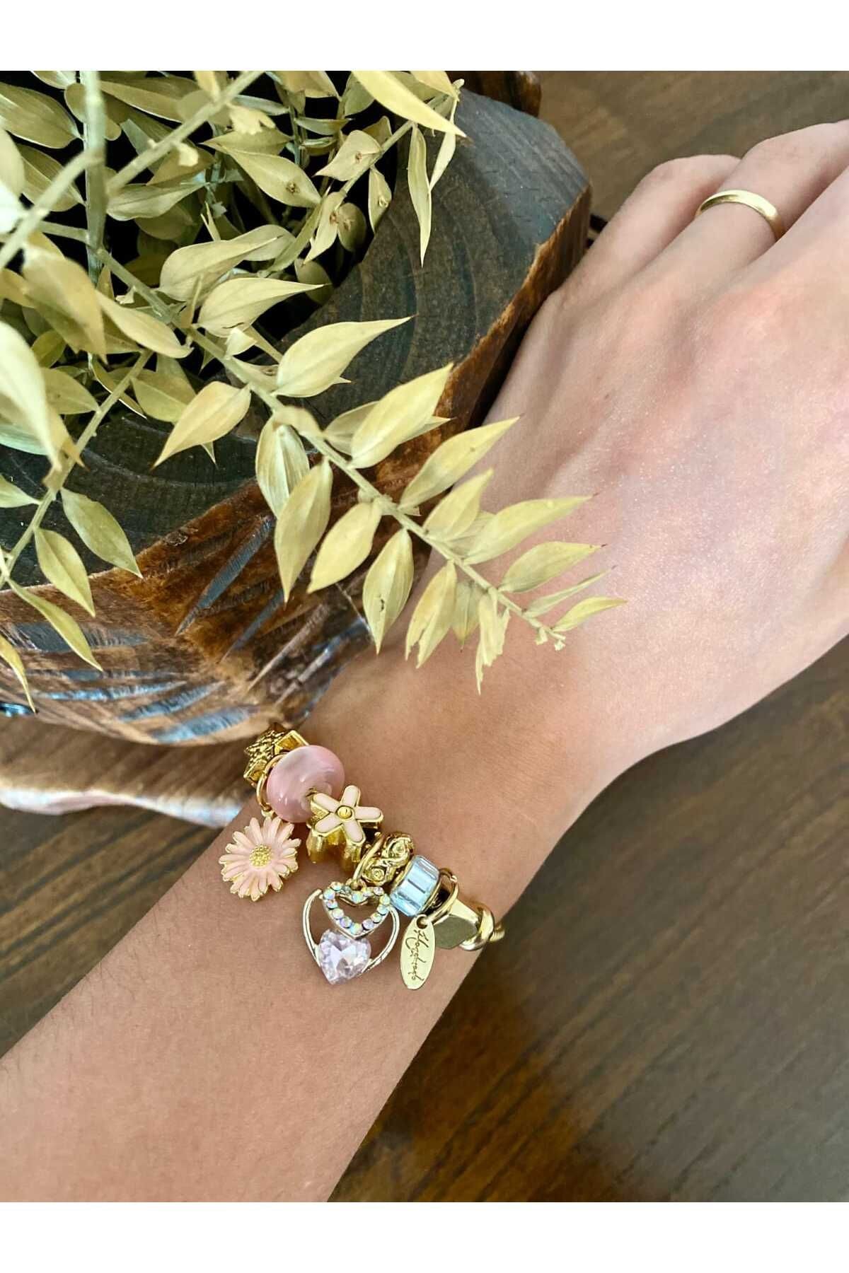 Altın Rengi Çeşitli Figürlü Charm Bileklik