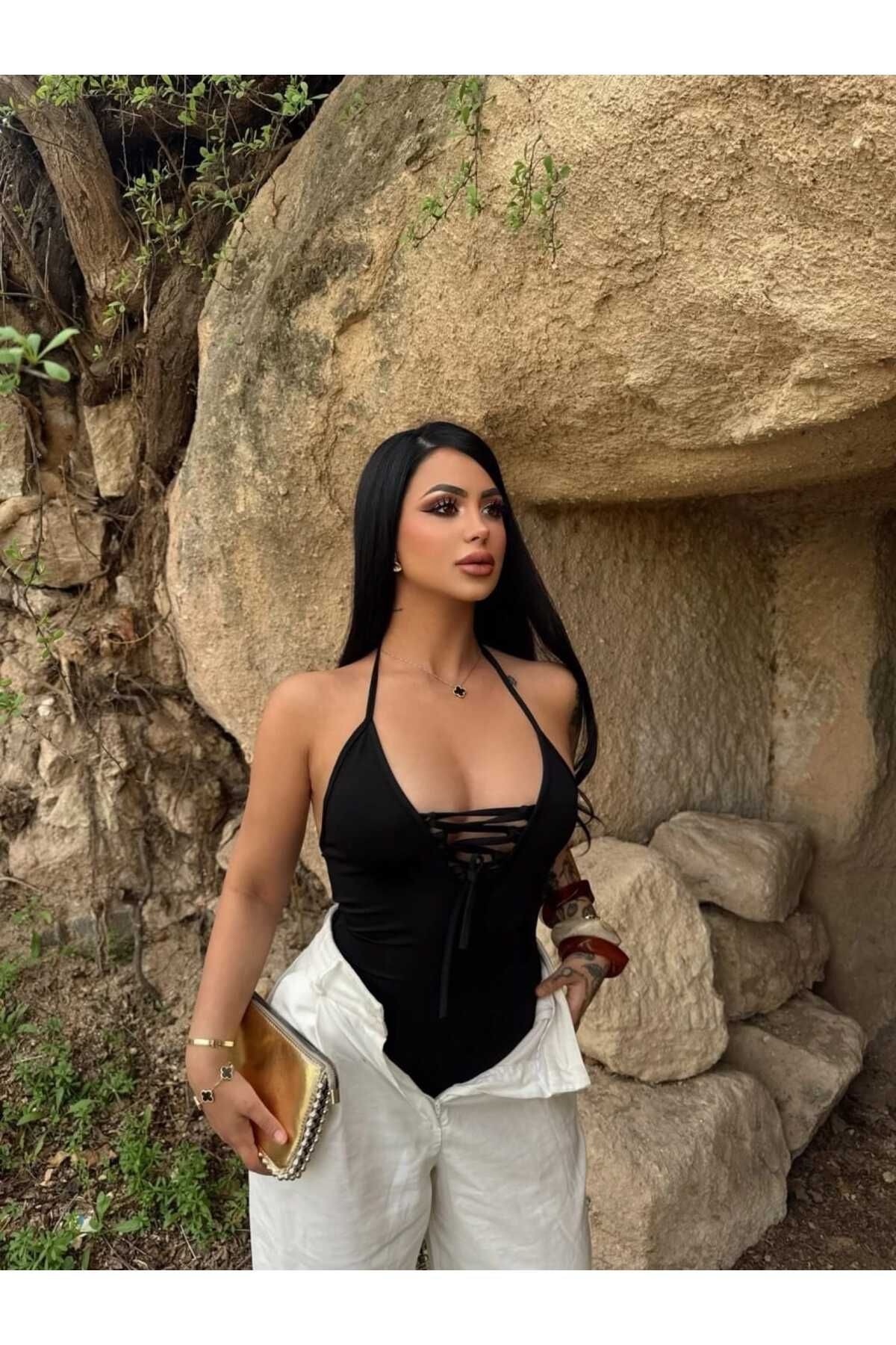 Önü İpli Boyundan Bağlamalı Bodysuit