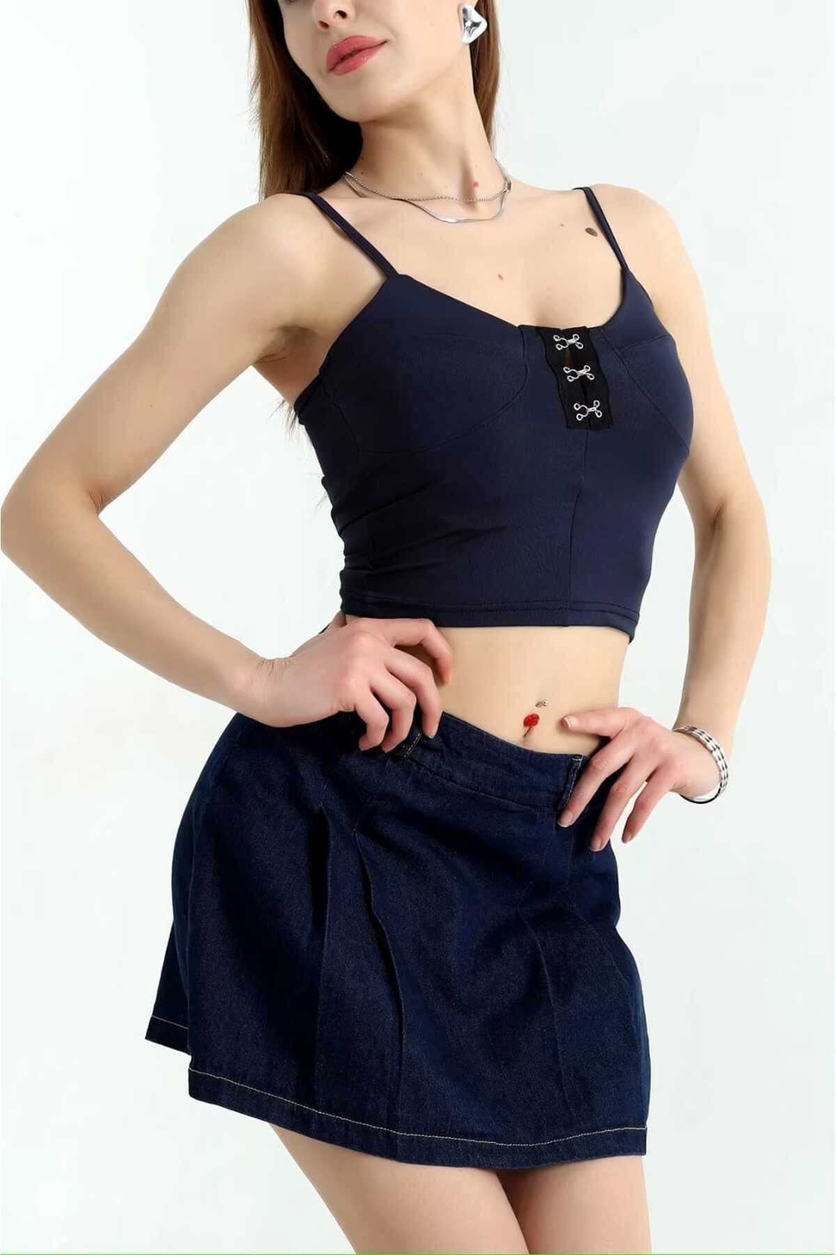 Önü Agraflı İp Askılı Crop Bluz