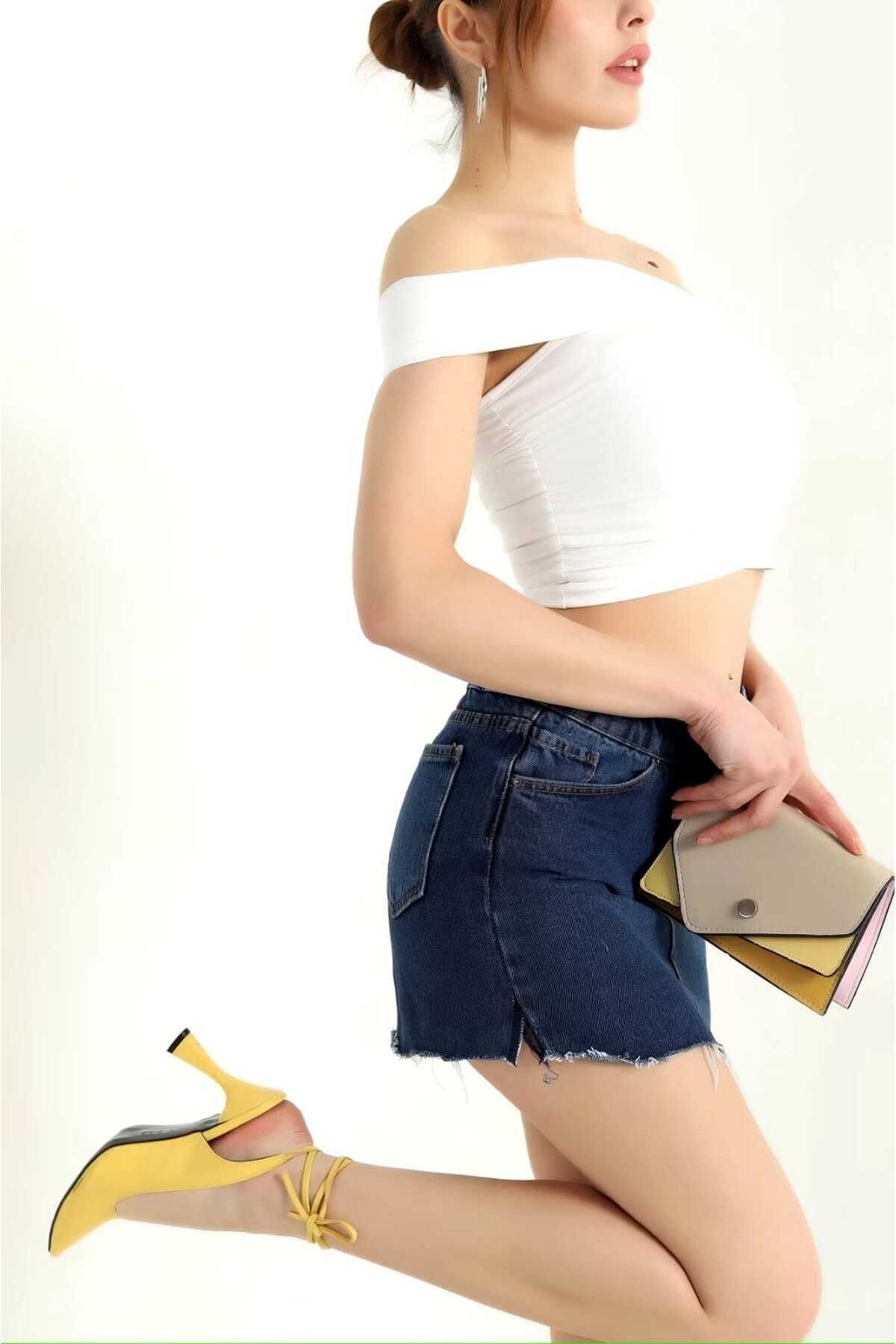 Asimetrik Yakalı Likralı Crop Bluz