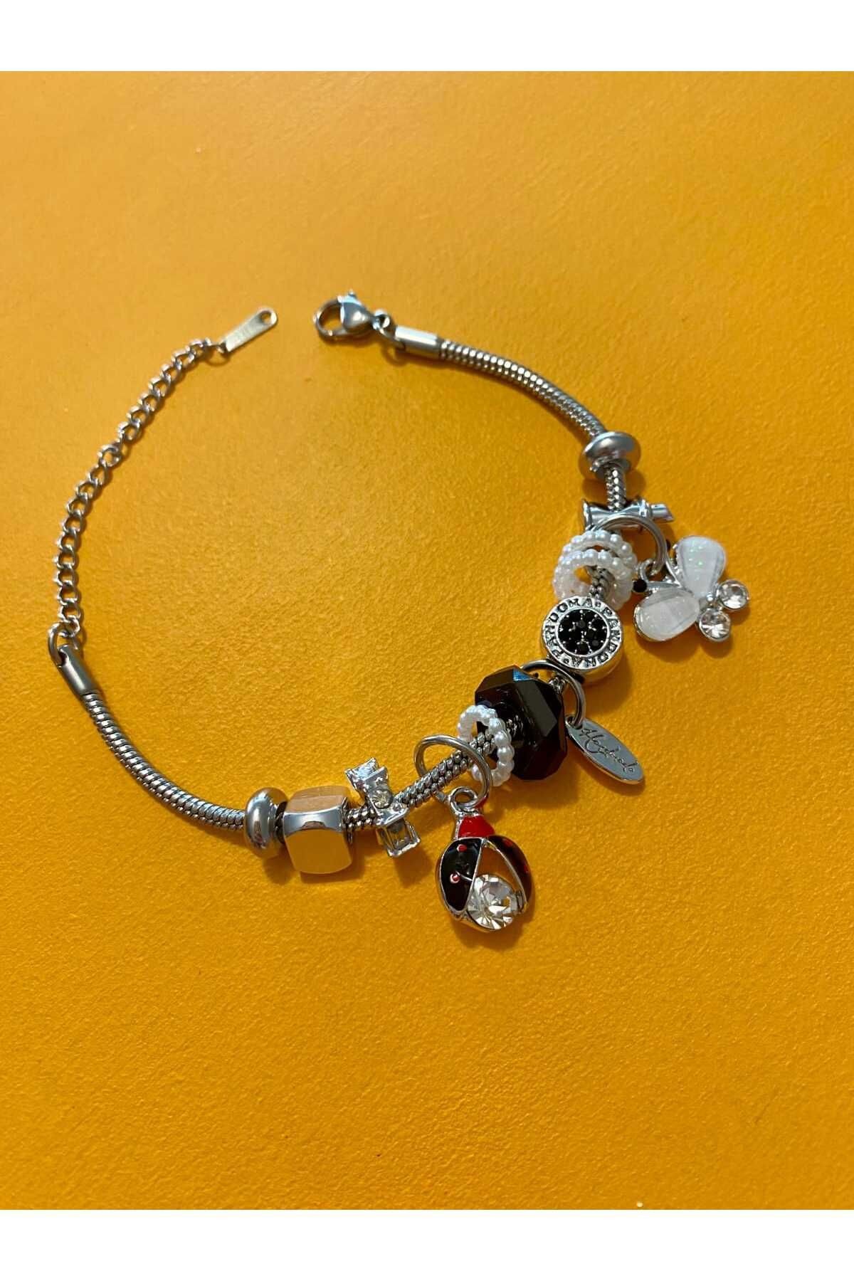 Gümüş Rengi Çeşitli Siyah Figürlü Charm Bileklik