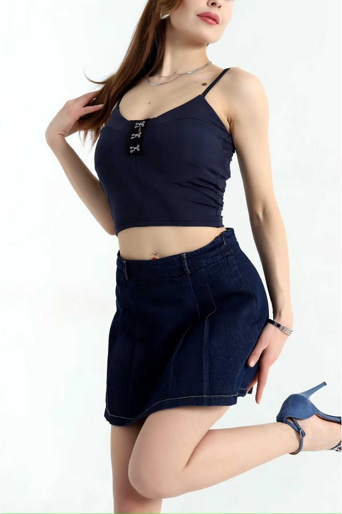 Önü Agraflı İp Askılı Crop Bluz