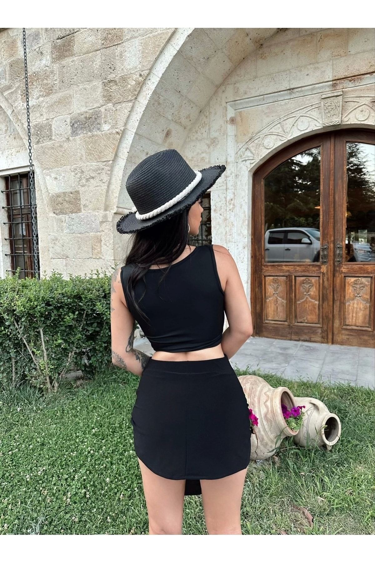 Siyah Güpürlü V Yaka Crop