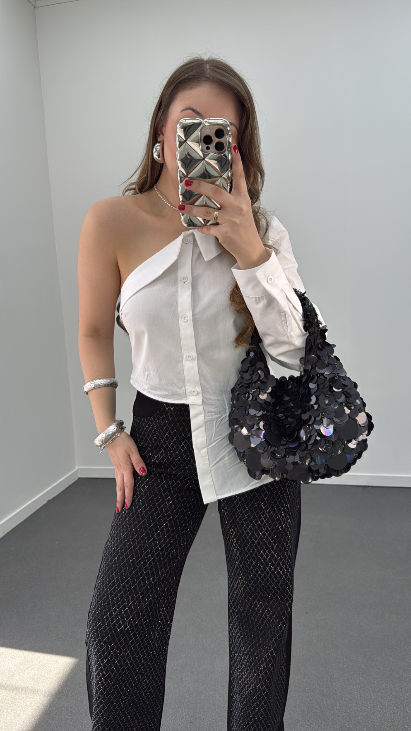Luxe Beyaz Asimetrik Tasarım Bluz