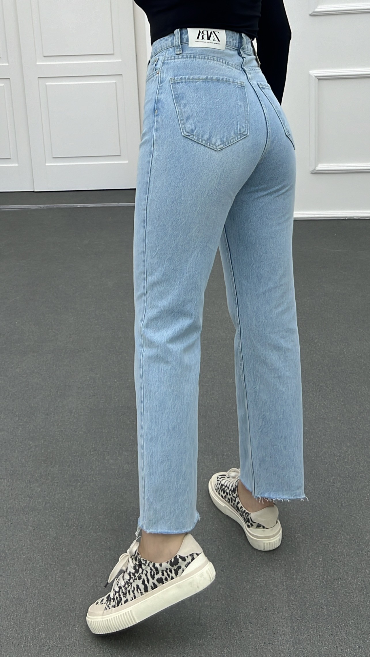 Mykonos Açık Yıkamalı Kot Slim Straight Jeans