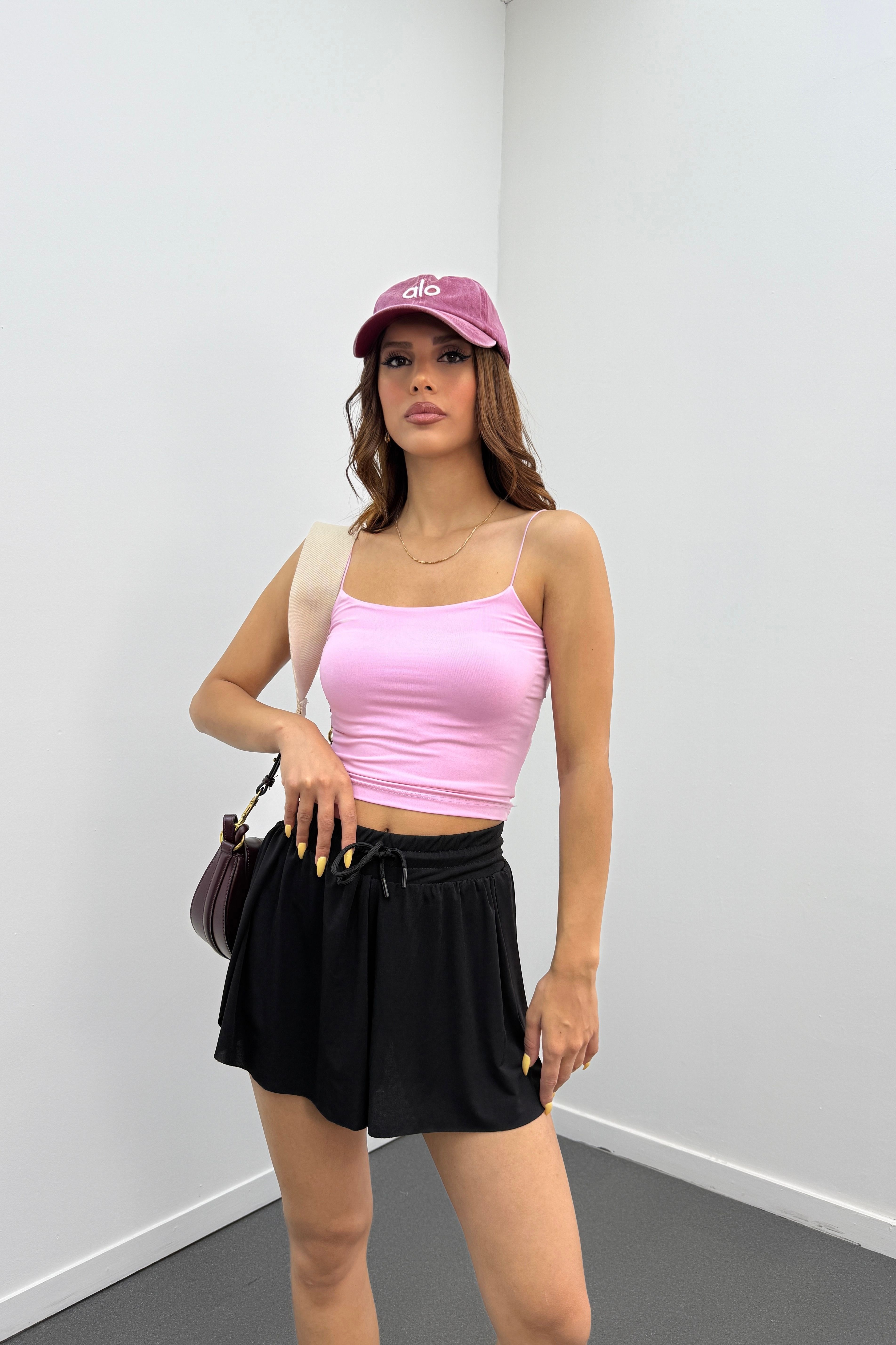 Shirin Pembe Askılı Crop