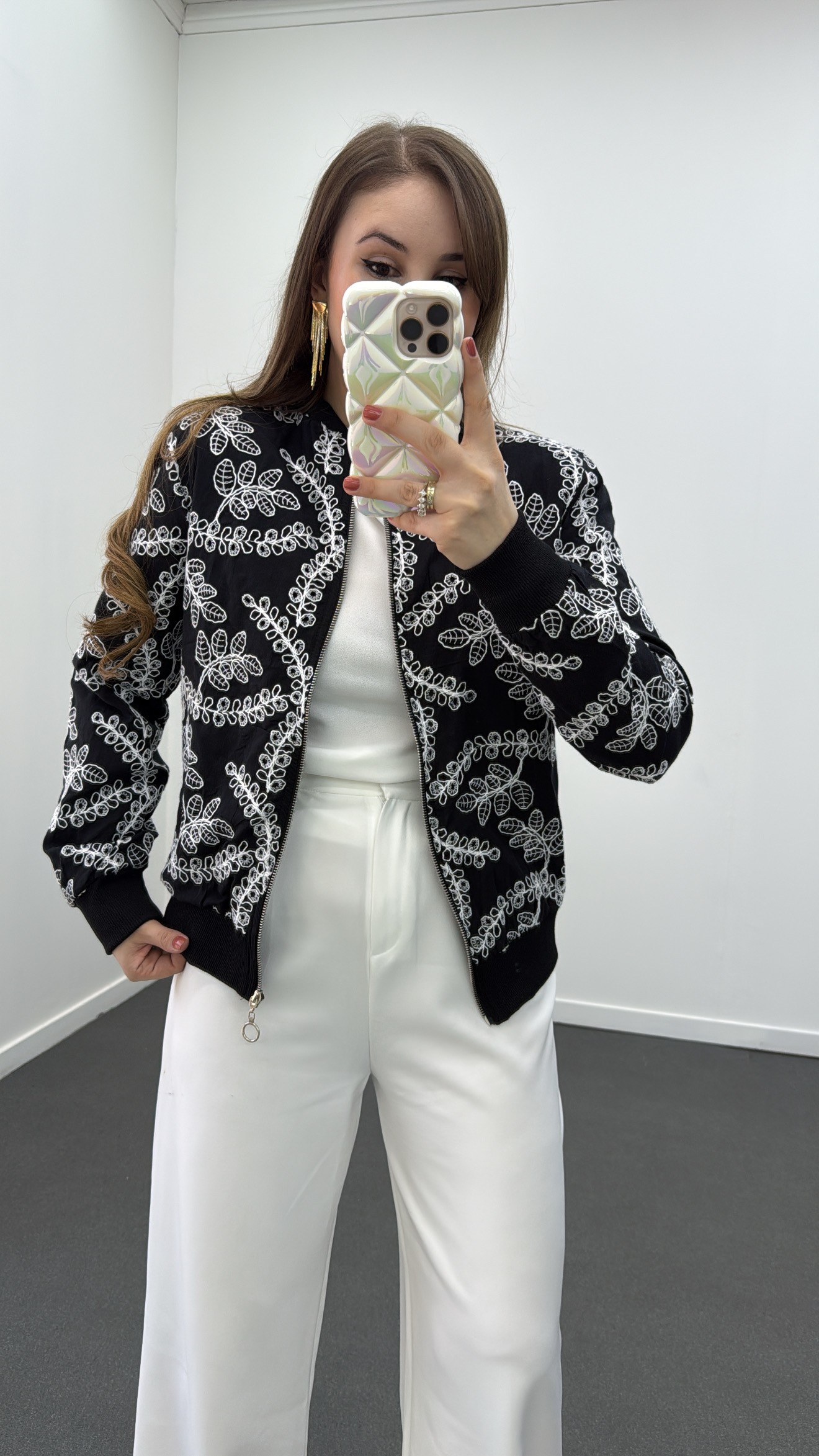 Jacheta Bomber Brodata Neagra Jou