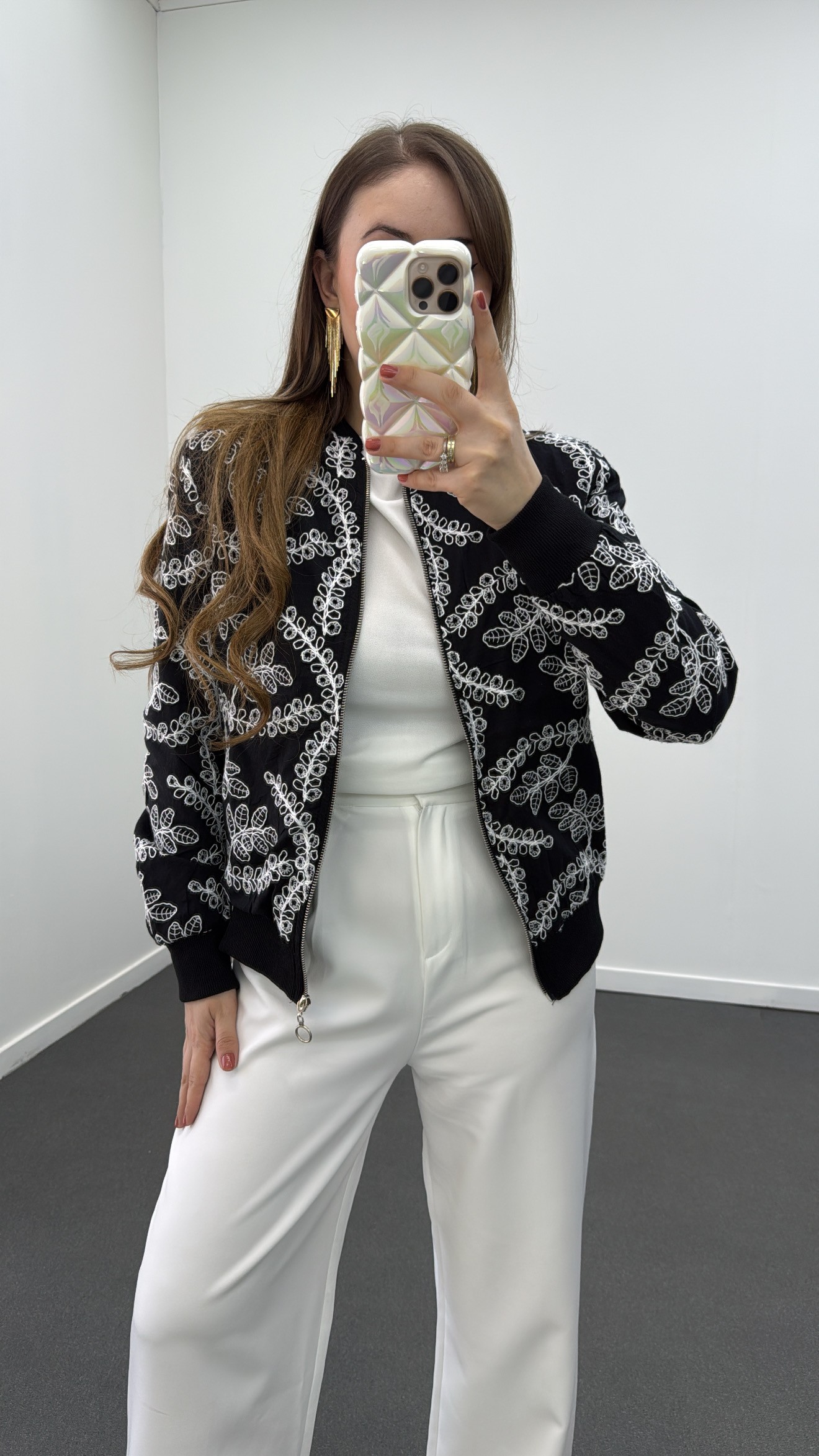 Jacheta Bomber Brodata Neagra Jou