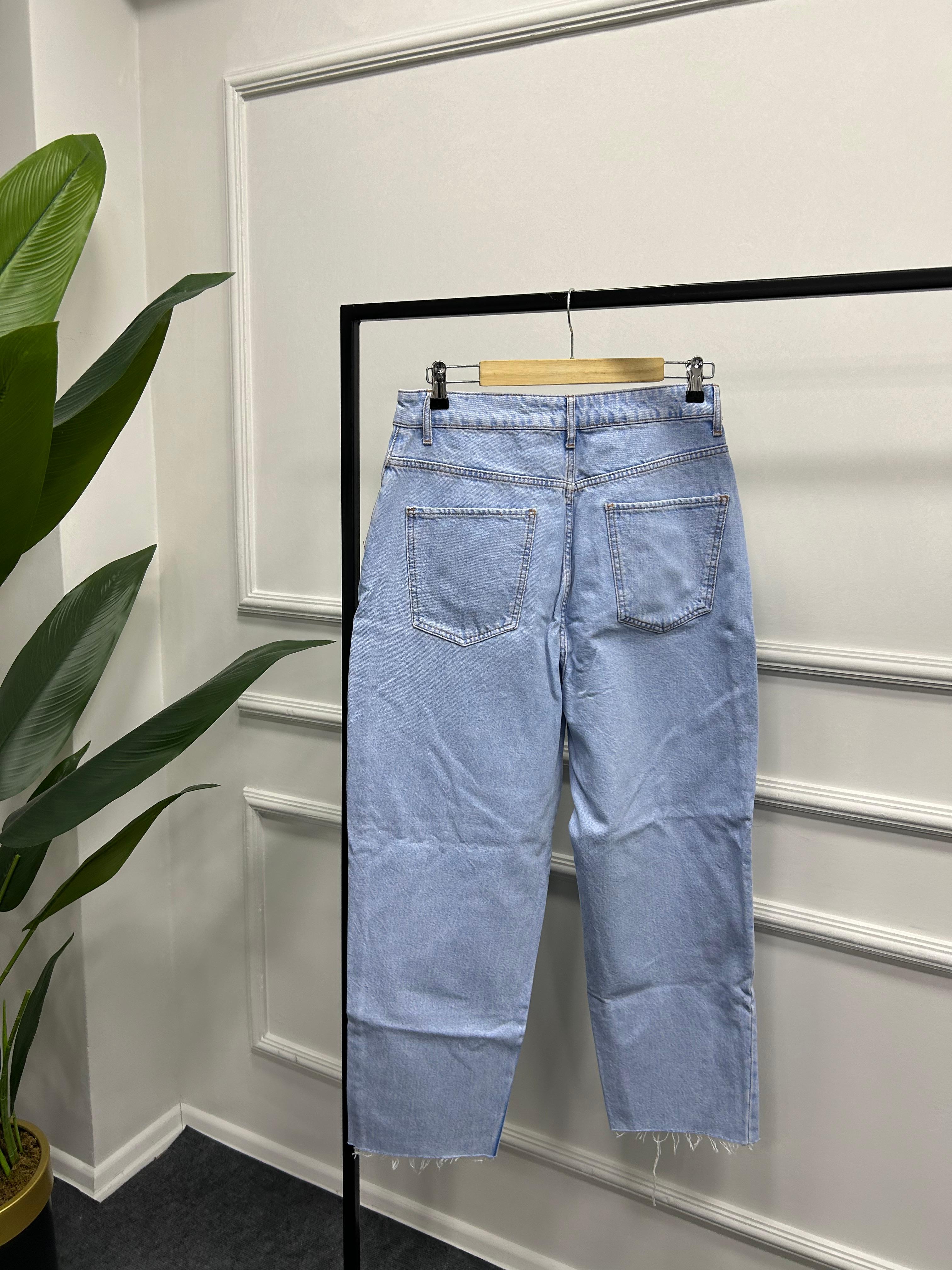 Asos Açık Renk Kesik Paça Jean DFL