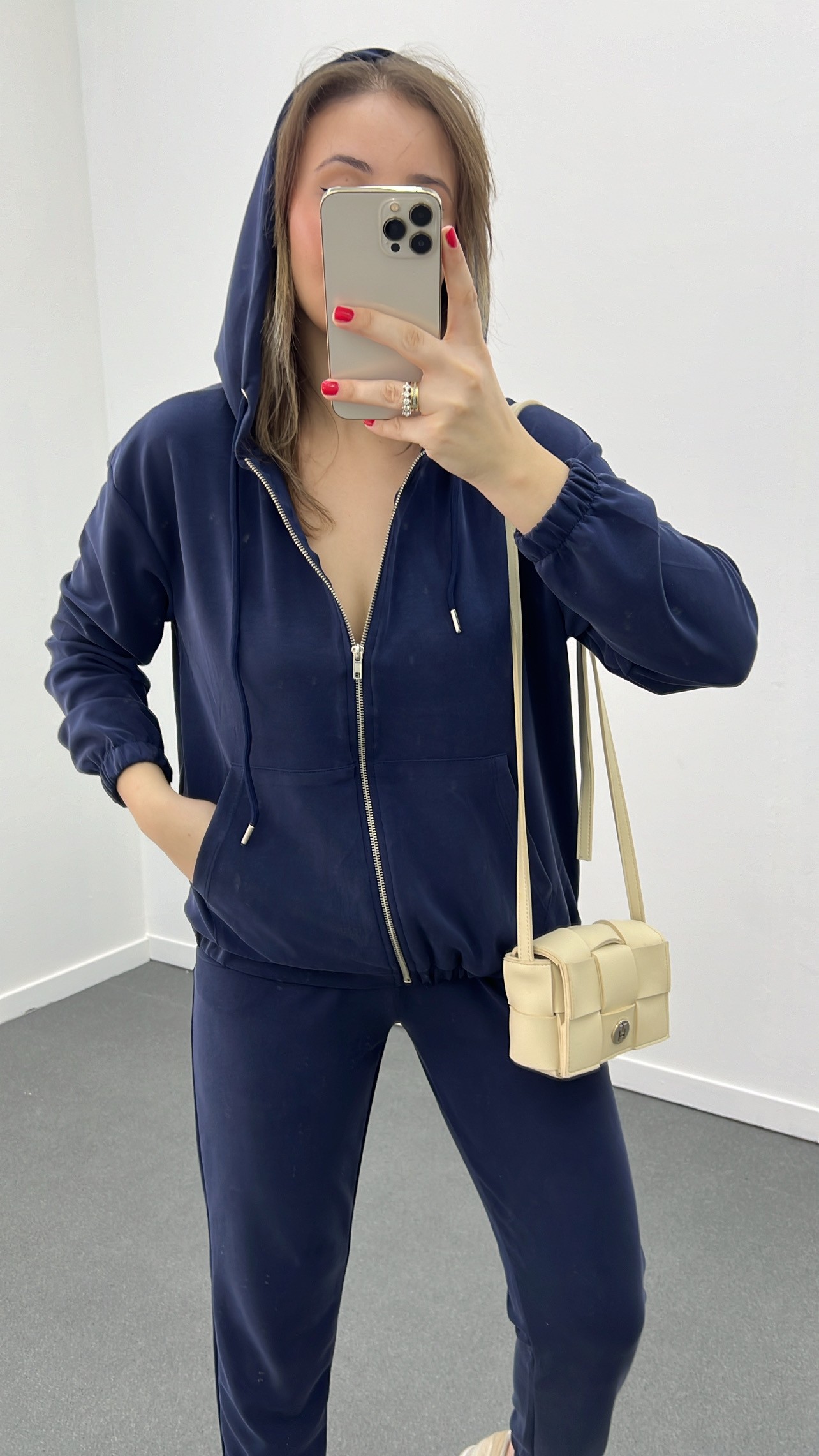 Hanorac cu glugă Oys bleumarin și set modal de jogger