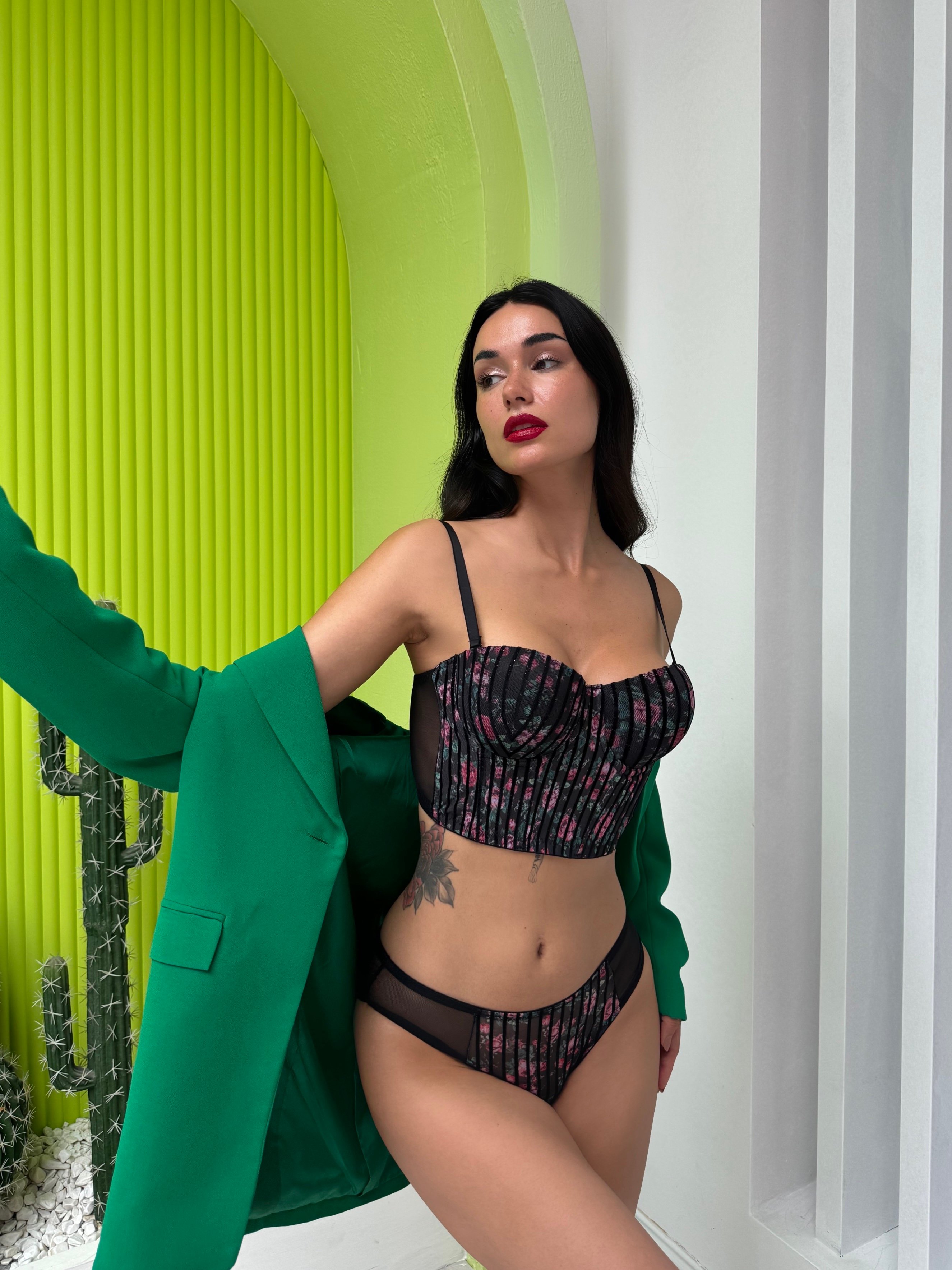 Nadia Siyah Çiçekli Push Up Bralet Takımı