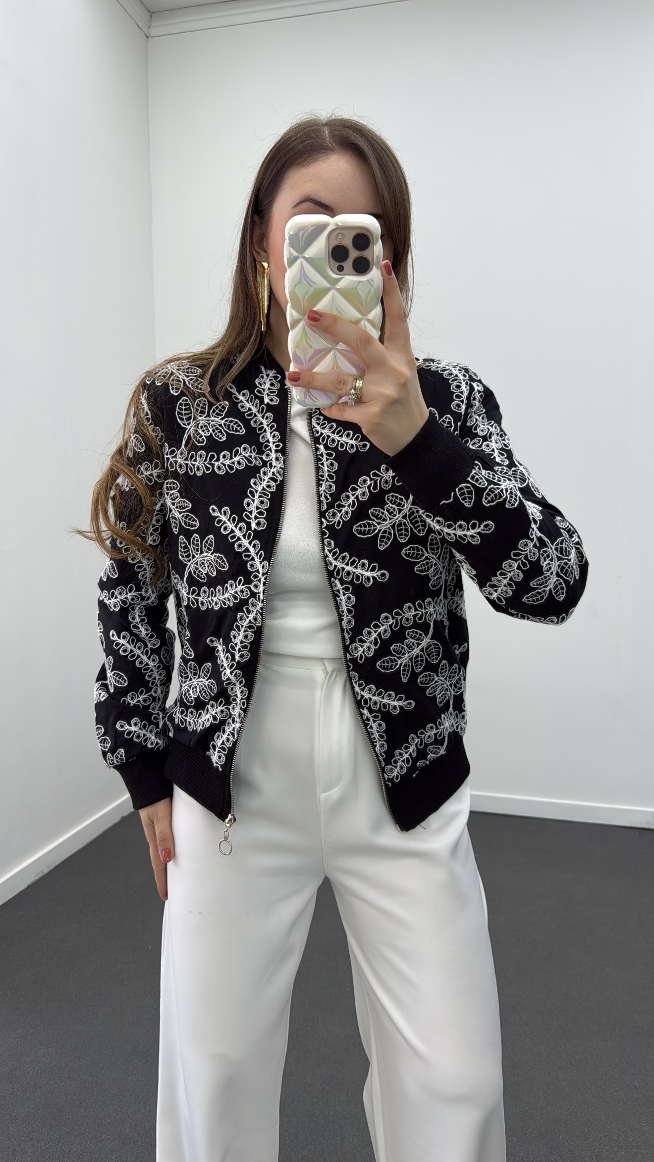 Jacheta Bomber Brodata Neagra Jou