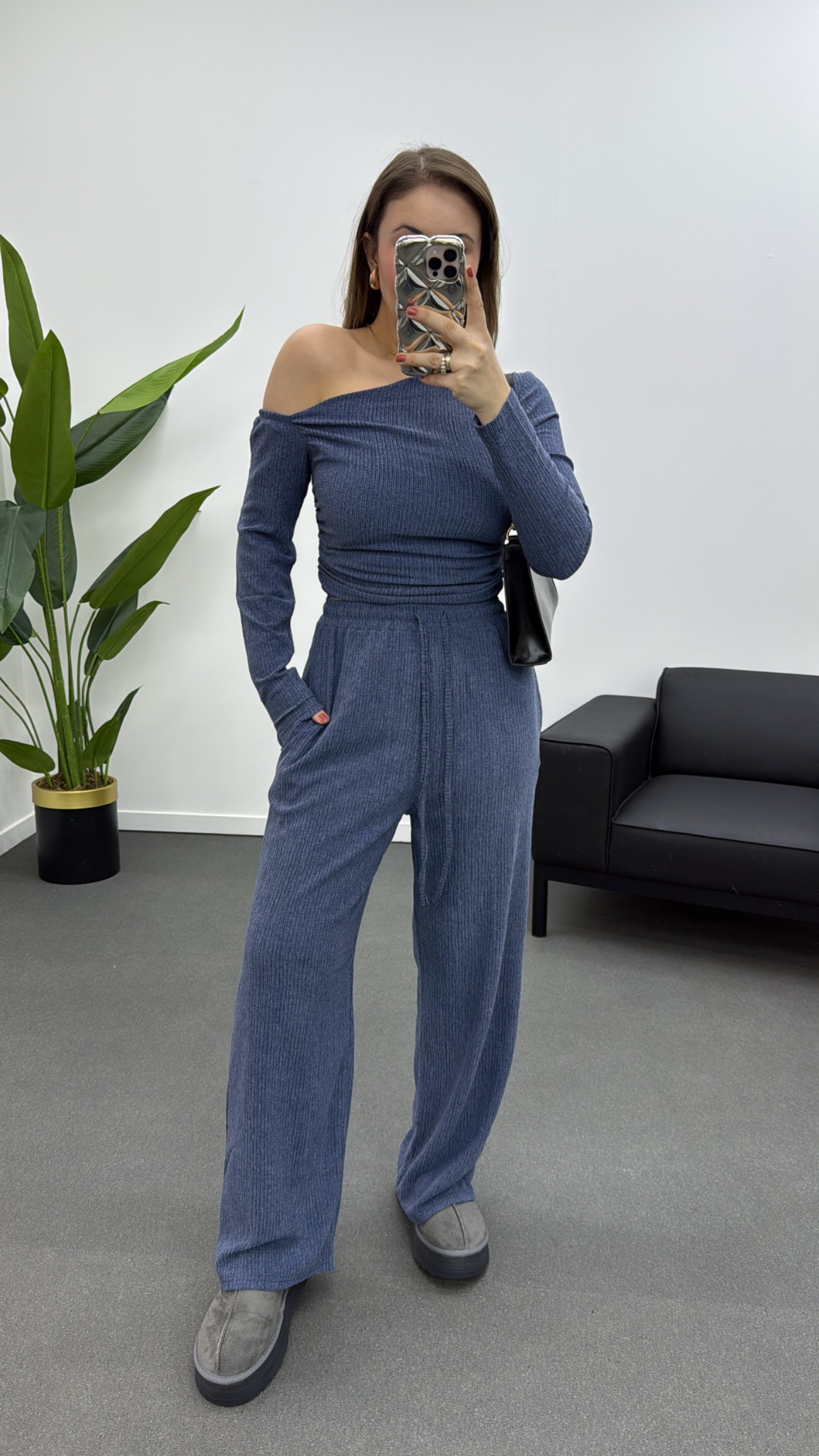 Set de pantaloni cu bluză cu umăr dezactivat din țesătură Lycra Premium Nom bleumarin